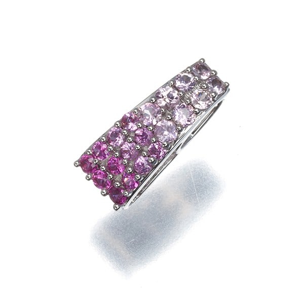 Paved 750 White Gold Pendant 0.24CT Sapphire: Paved 750 White Gold Pendant 0.24CT Sapphire 18k white gold pendant features a natural sapphire stone weighing 0.24CT, set on a paved design for added visual appeal. The paves create a subtle shimmer 