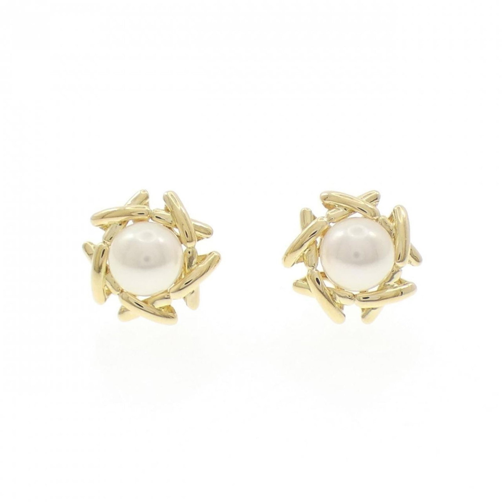 Gold Stud Yellow Earrings Tiffany: Gold Stud Yellow Earrings Tiffany Yellow Gold Stud Earrings from Tiffany feature 18K yellow gold construction. The earrings bear a few traces of usage, with some minor scratches and dirt visible, but 