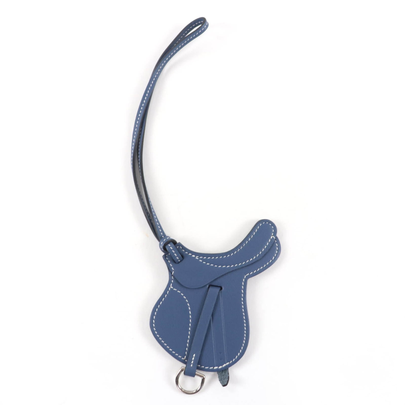 Swift leather handbag charm Hermes: Swift leather handbag charm Hermes Swift leather handbag charm from Hermes, featuring a unique design with minimal traces of usage. Made from high-quality swift leather, this charm measures 120.00mm