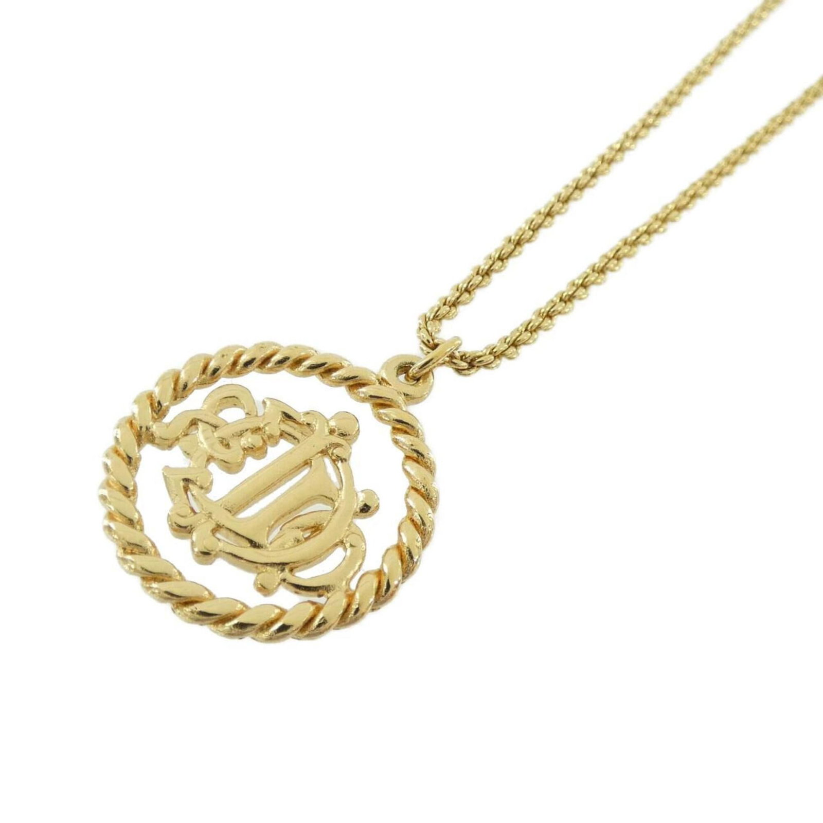 Christian Dior Necklace: Christian Dior Necklace The Christian Dior necklace boasts a stunning gold design, featuring a 24mm x 24mm pendant. With its classic style and elegant details, this piece adds a touch of