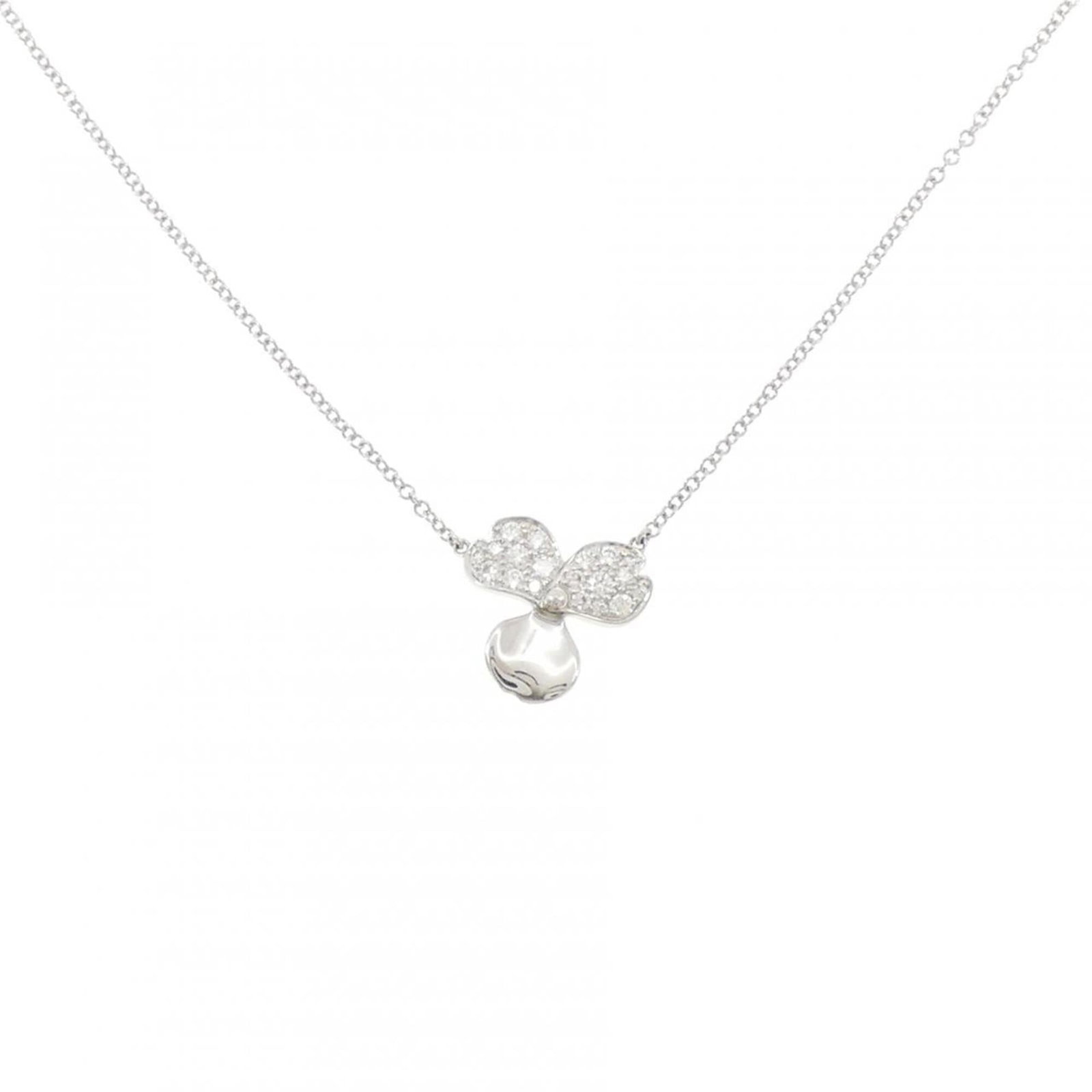 Tiffany and Co paper flower necklace: Tiffany and Co paper flower necklace Platinum 950 Tiffany and Co paper flower necklace in silver, featuring a delicate design with a few traces of usage visible. The necklace has some scratches and