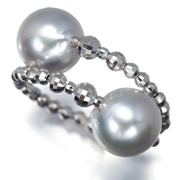 Pearl 8.1Mm Cut Ball Bead One Size Fits All Ring 18K 750 White Gold: Pearl 8.1Mm Cut Ball Bead One Size Fits All Ring 18K 750 White Gold The 18k white gold ring features a stunning pearl bead, cut to an impressive 8.1mm in diameter, set against a sleek and durable