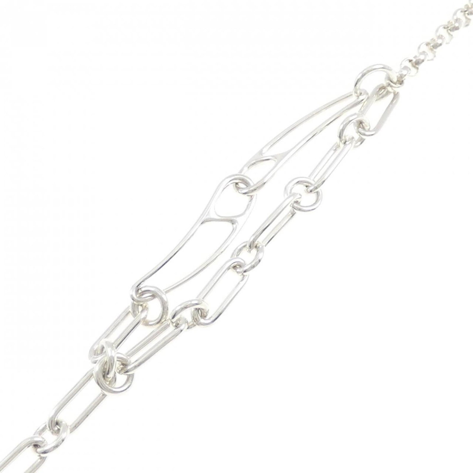 Silver Charm Bracelet 925 by Hermes: Silver Charm Bracelet 925 by Hermes Silver Charm Bracelet 925 by Hermes. This 17.5cm silver charm bracelet features a high-quality construction with a few traces of usage, some scratches and dirt visi