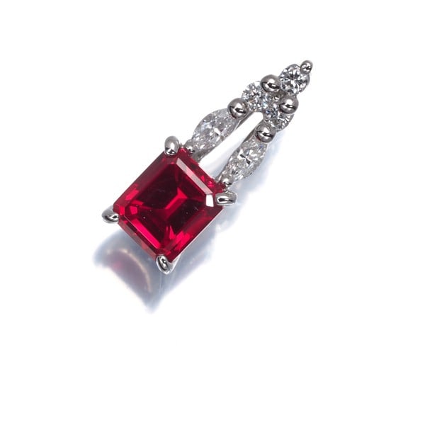 Crescent Vert Pendant Lab-Created Ruby 0.92Ct Diamond 0.13Ct 950 Platinum: Crescent Vert Pendant Lab-Created Ruby 0.92Ct Diamond 0.13Ct 950 Platinum 0.92Ct lab-created ruby and 0.13Ct diamond set in 950 platinum, creating a striking combination that showcases the beauty of l