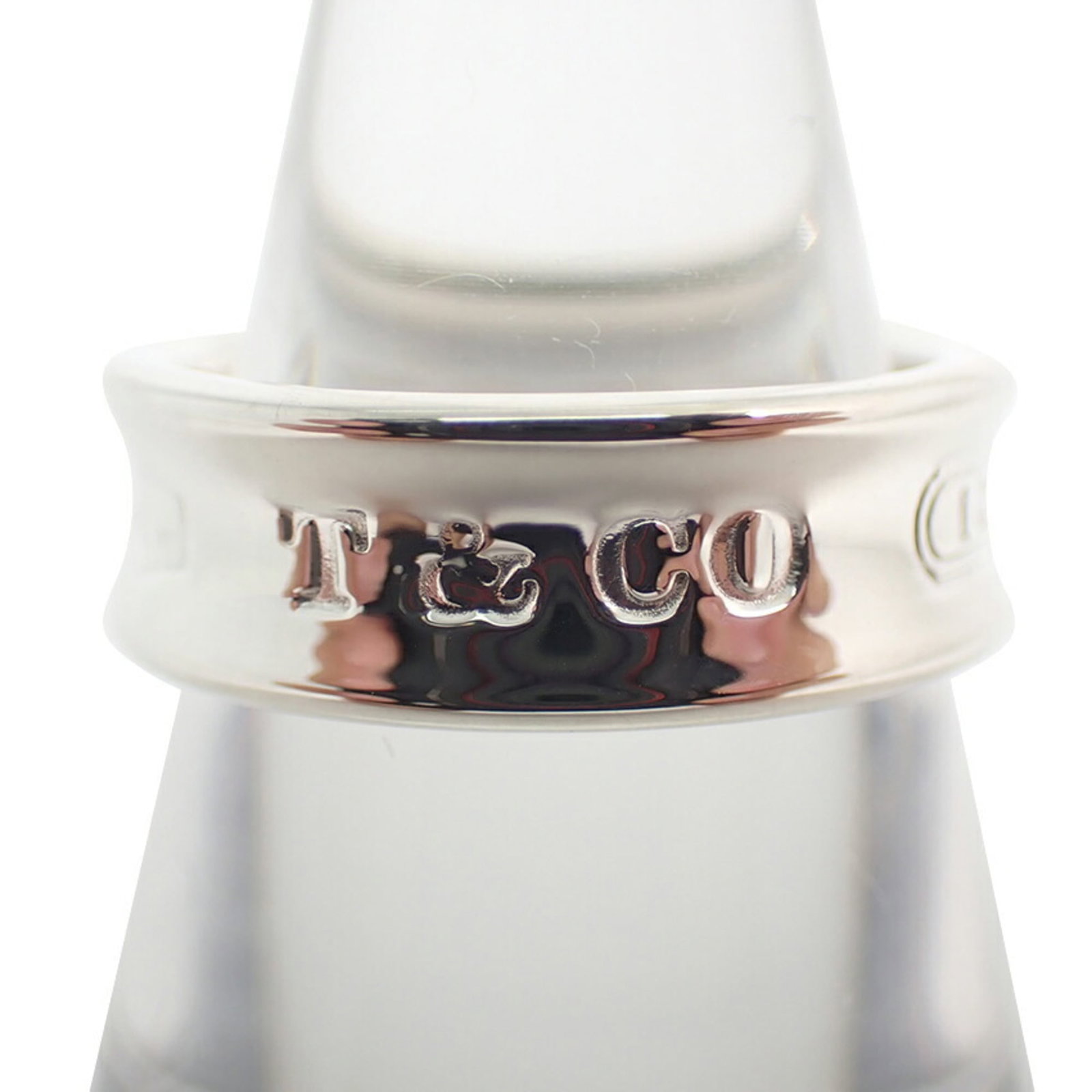 Sterling Silver Ring Tiffany Band: Sterling Silver Ring Tiffany Band Sterling Silver Ring Tiffany Band - A Like New Condition, High-Quality Item. Made from sterling silver 925 and featuring the iconic Tiffany brand, this band ring
