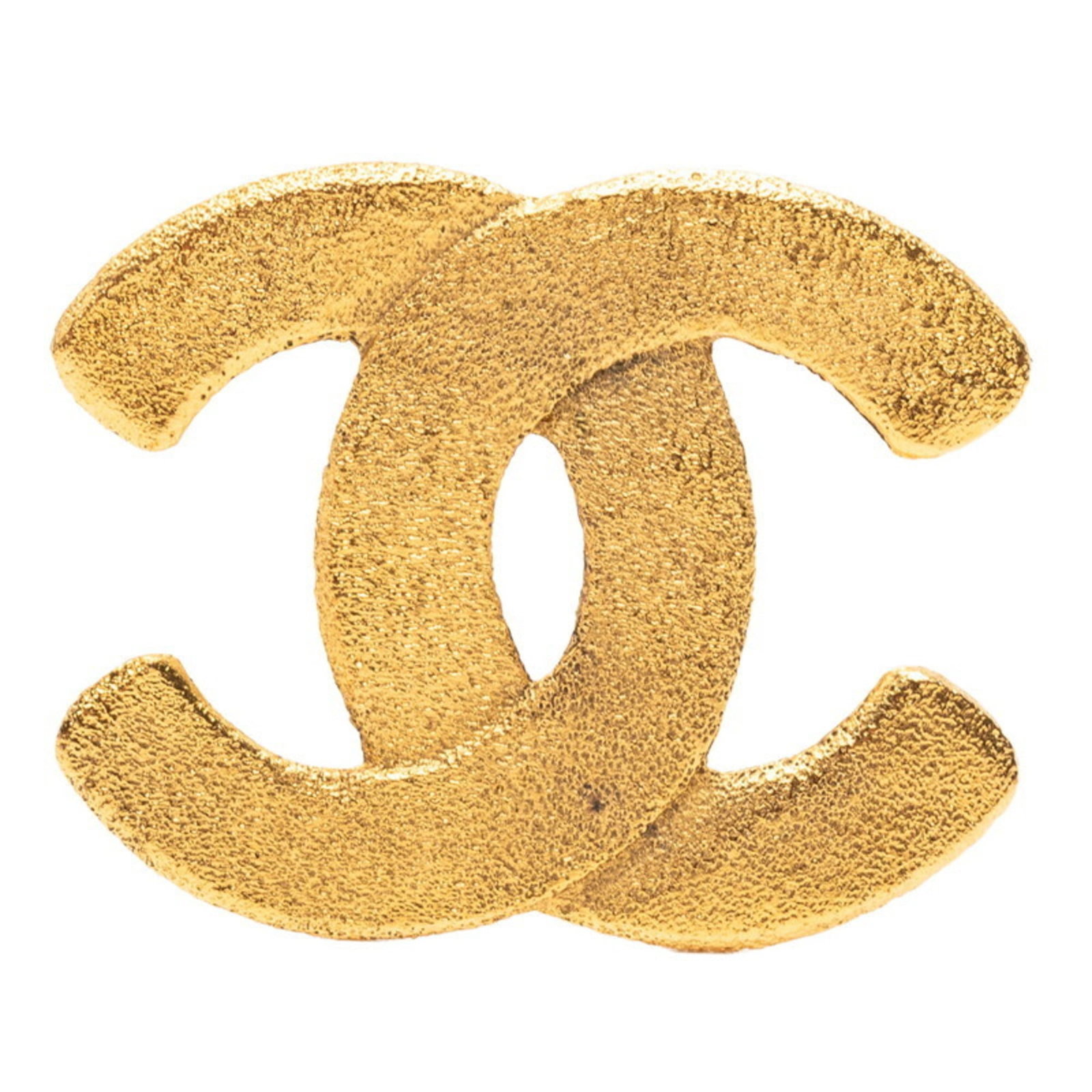 Gold Plating Brooch Chanel: Gold Plating Brooch Chanel This gold plating brooch features the iconic Chanel design, bearing the signature of the renowned fashion house. With its striking gold color and substantial size, it makes