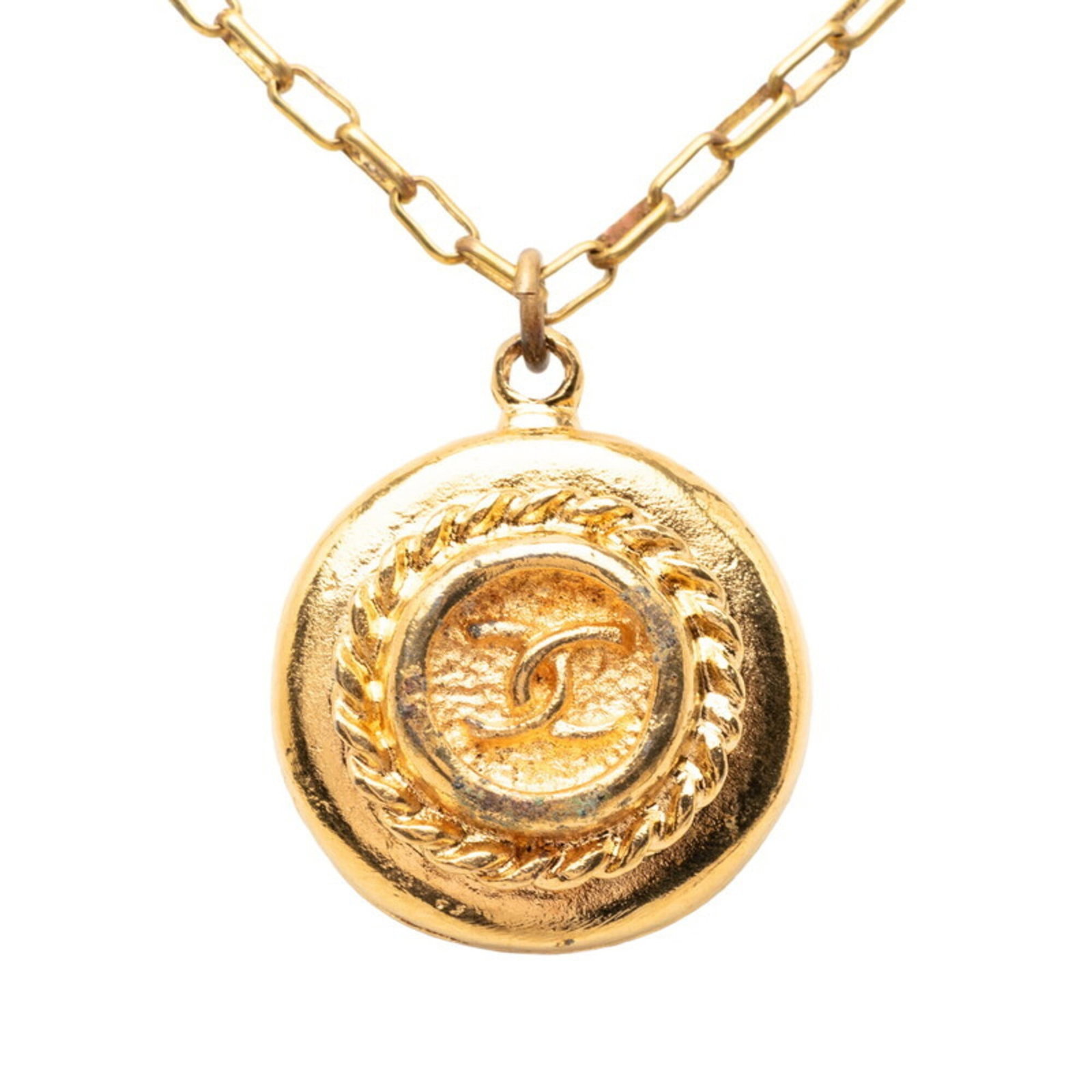 Coco Chanel Vintage Mark Women'S Necklace Gold Pendant Chain: Coco Chanel Vintage Mark Women'S Necklace Gold Pendant Chain Gold pendant chain necklace from the iconic Coco Chanel brand, featuring a 29mm x 25mm gold pendant. This vintage piece boasts a classic