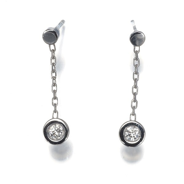 Gucci Earrings Diamond 18K 750 White Gold: Gucci Earrings Diamond 18K 750 White Gold Stunning 18k white gold earrings featuring a natural diamond stud, crafted by the renowned luxury brand Gucci. The intricate design showcases the beauty of th