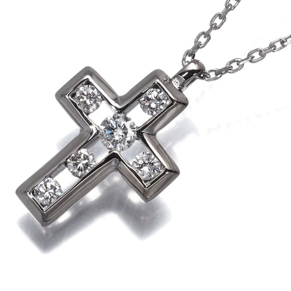 Vendome Necklace Diamond 0.32Ct Cross 18K 750 White Gold: Vendome Necklace Diamond 0.32Ct Cross 18K 750 White Gold 18k white gold cross pendant features a natural diamond weighing 0.32 carats, set in a beautifully crafted design. The necklace showcases the p