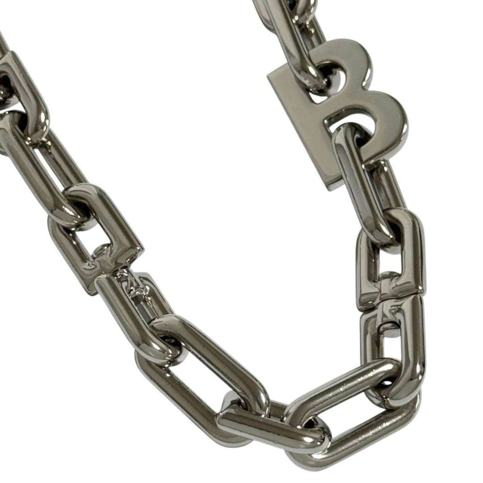 Men's B chain slim necklace Short: Men's B chain slim necklace Short The Balenciaga Men's B chain slim necklace features a sleek design with a short length, ideal for everyday wear. Made from metal, it boasts a classic look that suits