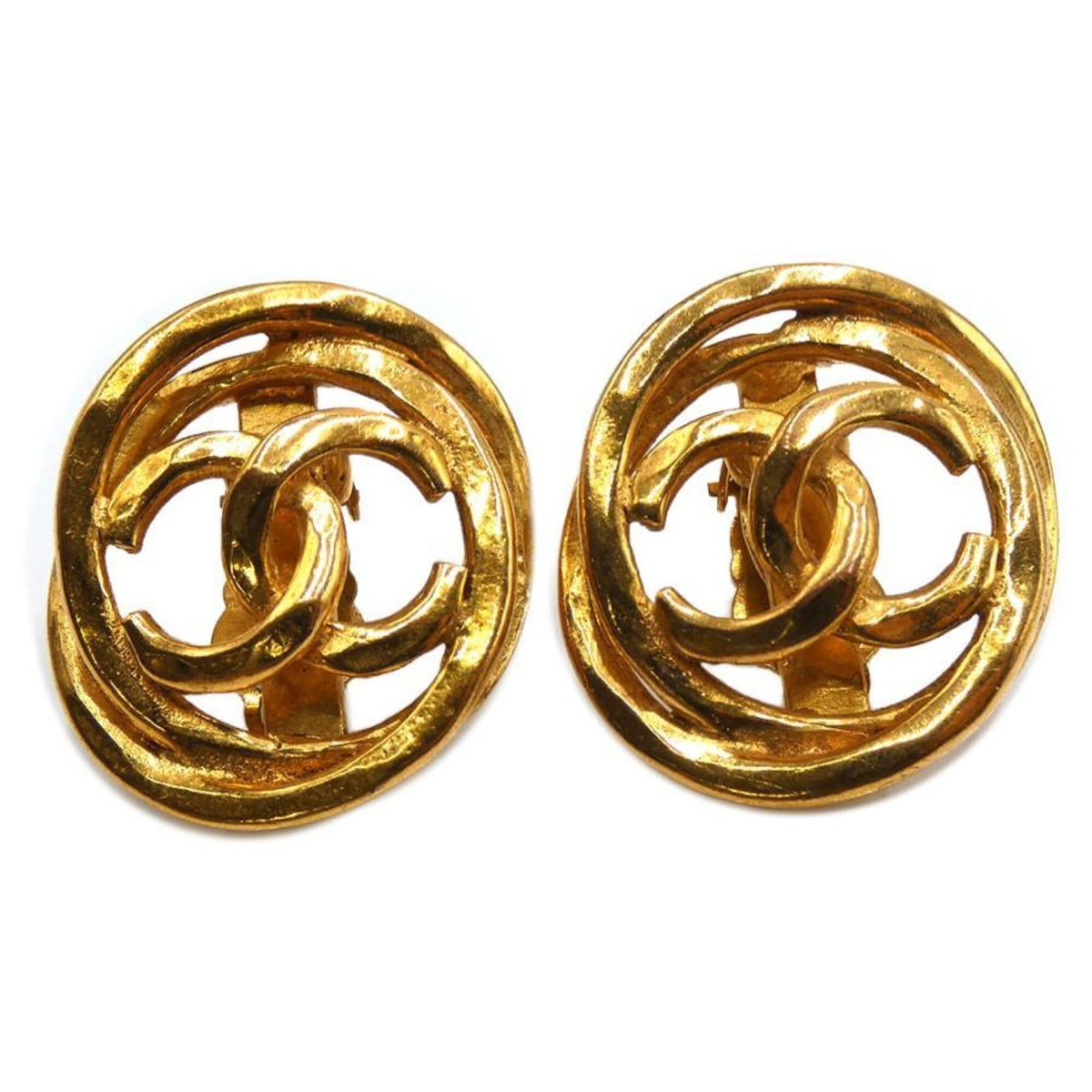 Clip earrings gold plating by Chanel: Clip earrings gold plating by Chanel Clip earrings with gold plating from the iconic Chanel brand, featuring a classic design that adds a touch of elegance to any outfit. Made from high-quality