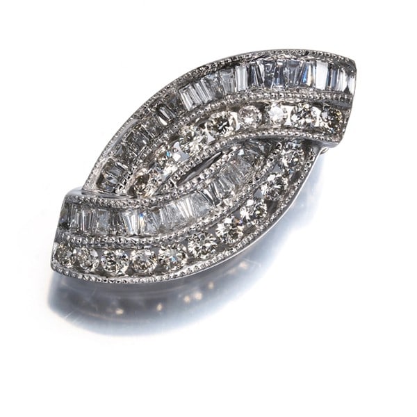 Tapered Cut Milgrain Diamond Pendant 750 White Gold: Tapered Cut Milgrain Diamond Pendant 750 White Gold Tapered Cut Milgrain Diamond Pendant in 18k White Gold. This elegant pendant showcases a natural diamond set within a beautiful tapered cut, surroun
