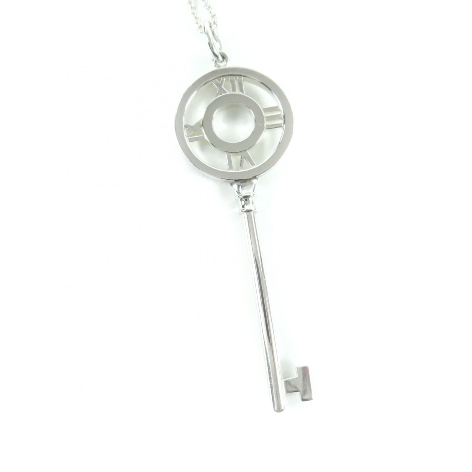 Tiffany&Co. Tiffany & Co. Ag925 Atlas Key Necklace Pendant Silver Weight 6.9G Women'S: Tiffany&Co. Tiffany & Co. Ag925 Atlas Key Necklace Pendant Silver Weight 6.9G Women'S Silver Atlas Key Necklace Pendant from Tiffany & Co. features a 6.9g weight, measuring 55mm x 18mm, with a silver 