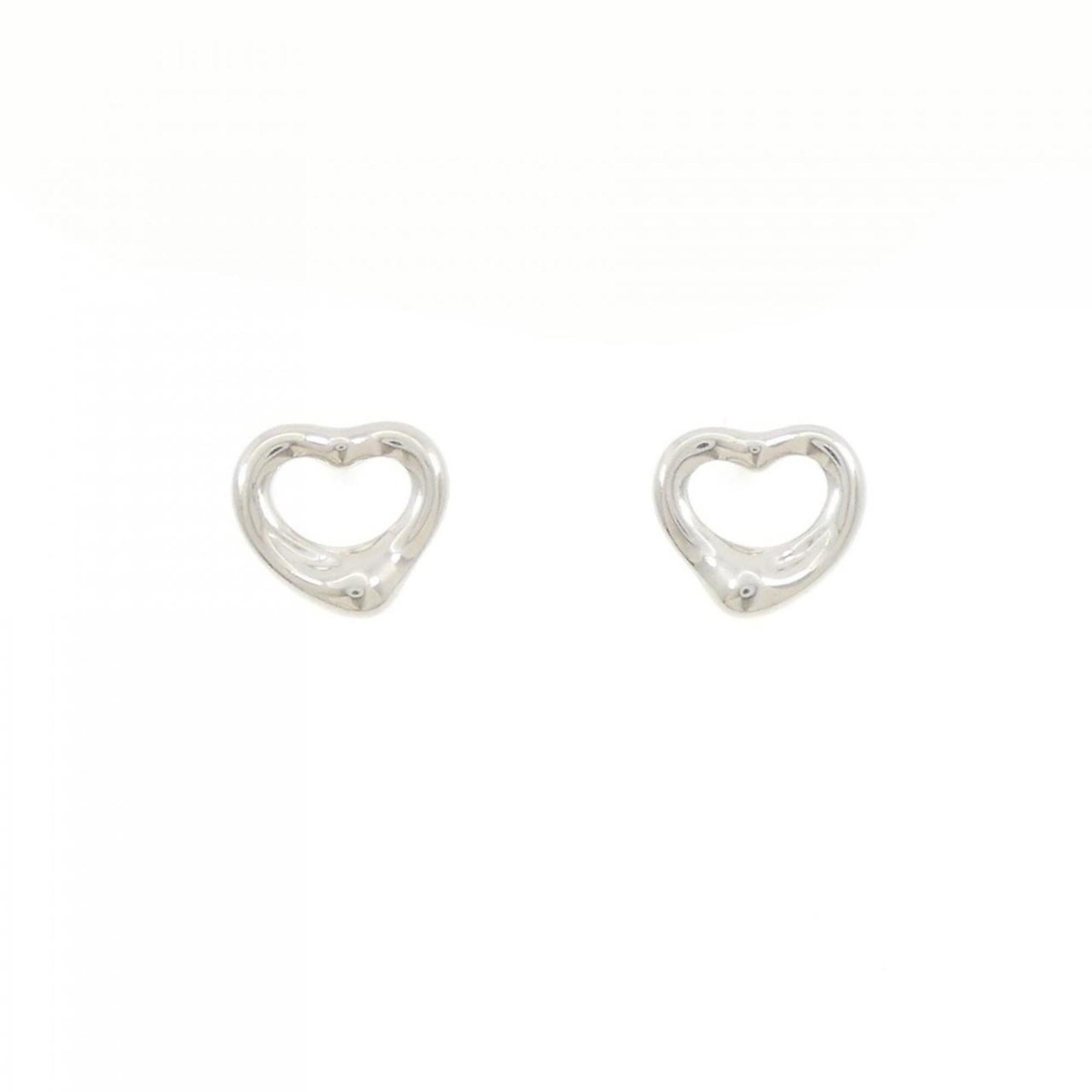 Silver 925 stud earrings by Tiffany: Silver 925 stud earrings by Tiffany Silver 925 stud earrings by Tiffany, featuring a classic design with a subtle shine from the high-quality silver material. These versatile earrings have a size of 1