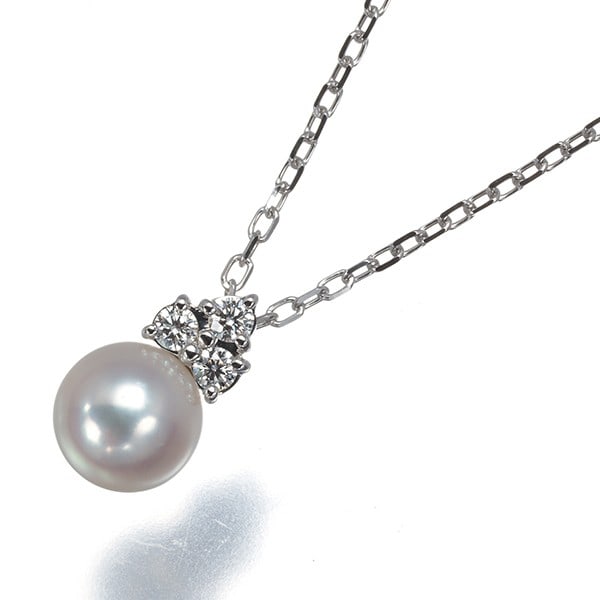 Mikimoto Necklace Akoya Pearl 7.0Mm Diamond 18K 750 White Gold: Mikimoto Necklace Akoya Pearl 7.0Mm Diamond 18K 750 White Gold Mikimoto's expertise shines in this exquisite Akoya pearl necklace, featuring a stunning 7.0mm diamond set against an 18k white gold