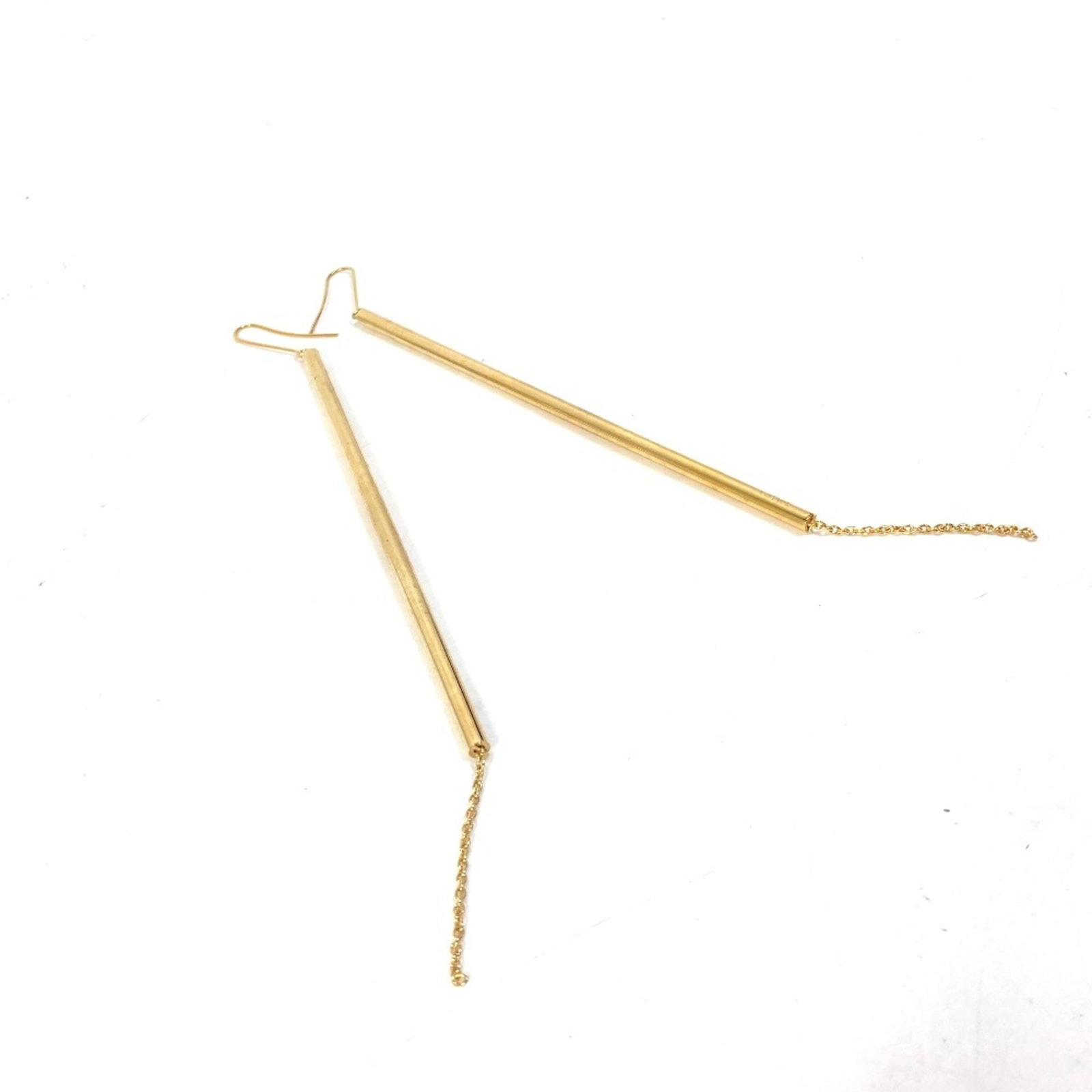 Stud Earrings Gold Plated Loewe: Stud Earrings Gold Plated Loewe Gold Plated Stud Earrings from Loewe, bearing a signature. In very good condition with some minor scratches and dirt, these earrings showcase the brand's iconic style. 