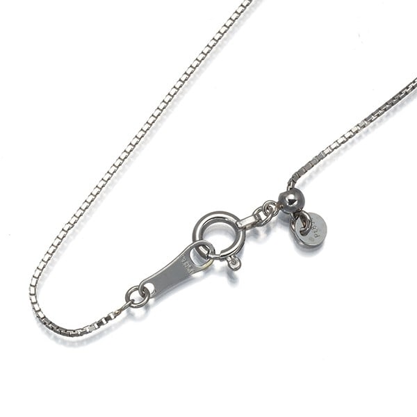 Box Chain Necklace 45Cm 850 Platinum: Box Chain Necklace 45Cm 850 Platinum Platinum metal purity stands out with its 850 level, offering exceptional strength and durability. This box chain necklace boasts a sleek design, measuring 45cm