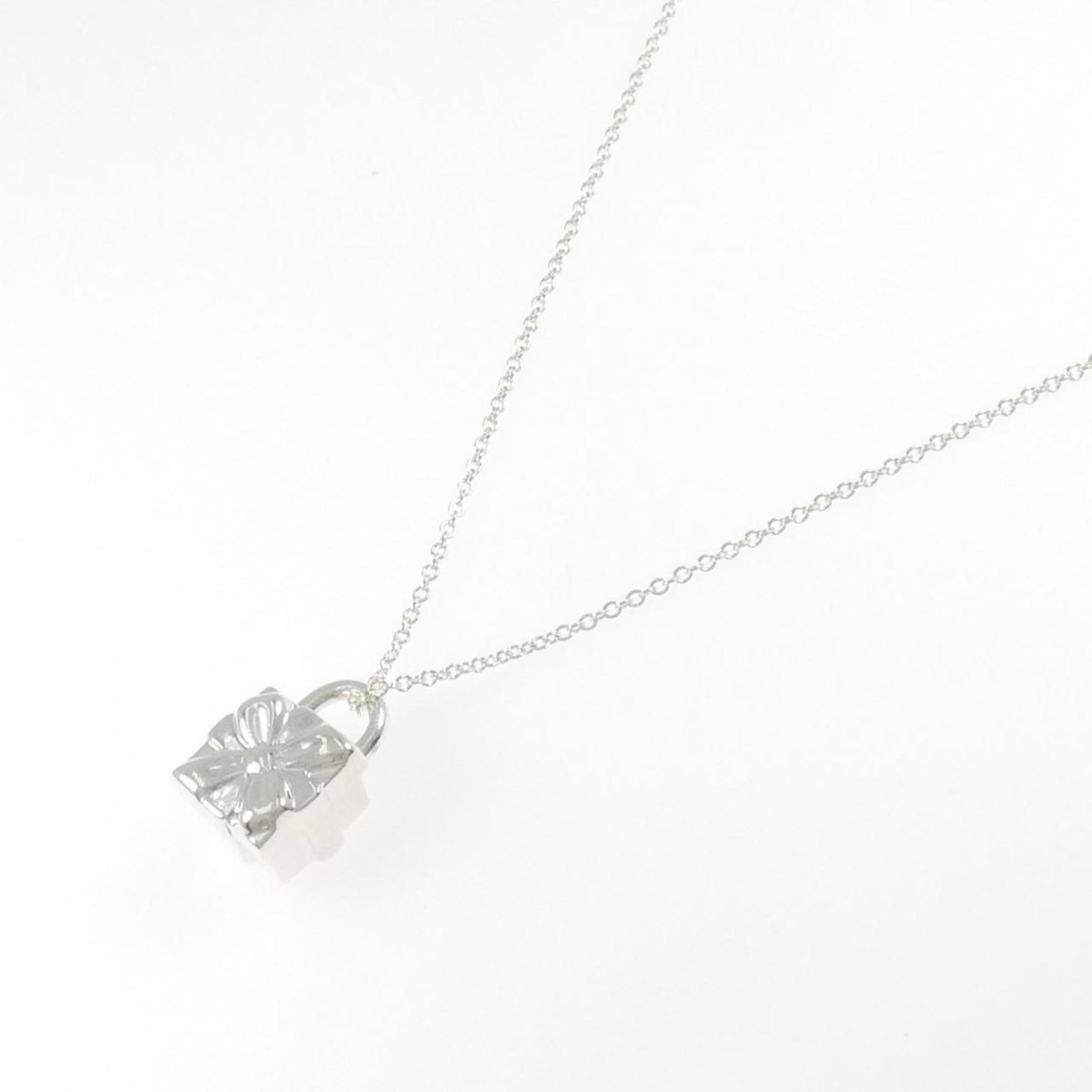 Bow box necklace by Tiffany - 2
