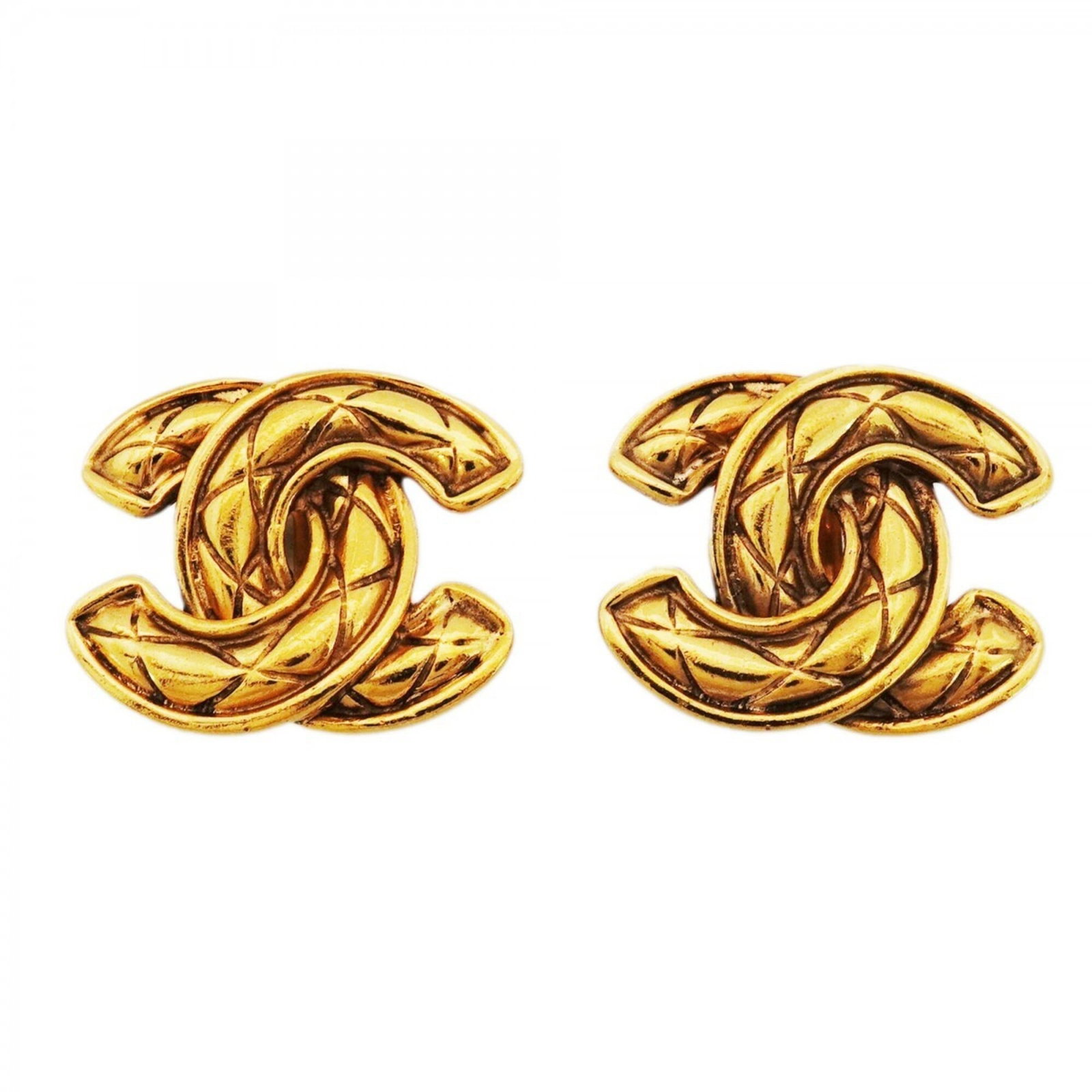 Clip earrings gold plating by Chanel: Clip earrings gold plating by Chanel Clip earrings with gold plating by Chanel, bearing traces of usage and minor scratches, are available in the auction. Made from gold-plated material, these clip ea