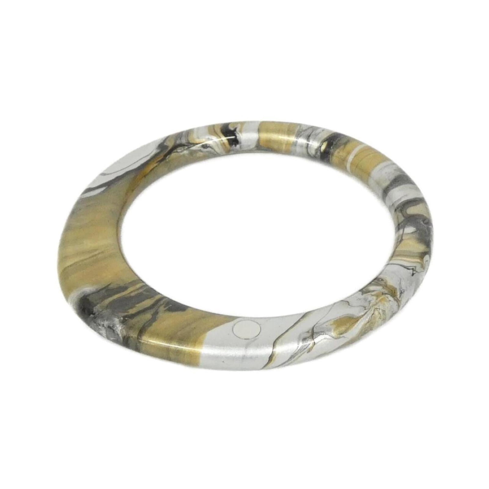 Wood Lacquer Bangle Hermes: Wood Lacquer Bangle Hermes This Wood Lacquer Bangle from Hermes features a striking gray color and a unique combination of lacquer and wood materials. The bangle measures 20cm in length, with some min