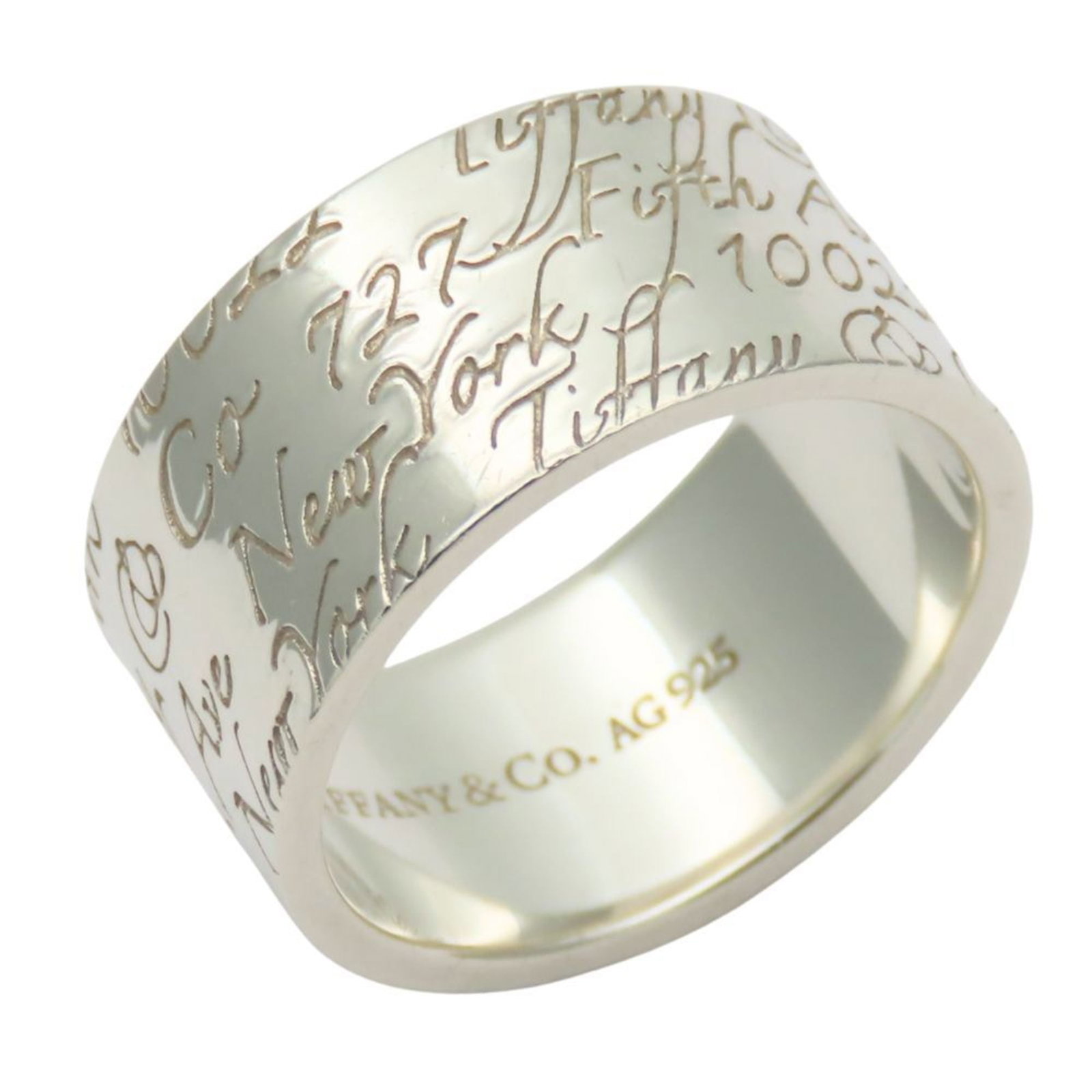 Tiffany Band Ring Silver 925: Tiffany Band Ring Silver 925 Silver 925 band ring from Tiffany, featuring a classic design. The item bears traces of usage and minor scratches, but remains in good condition overall. A pre-owned