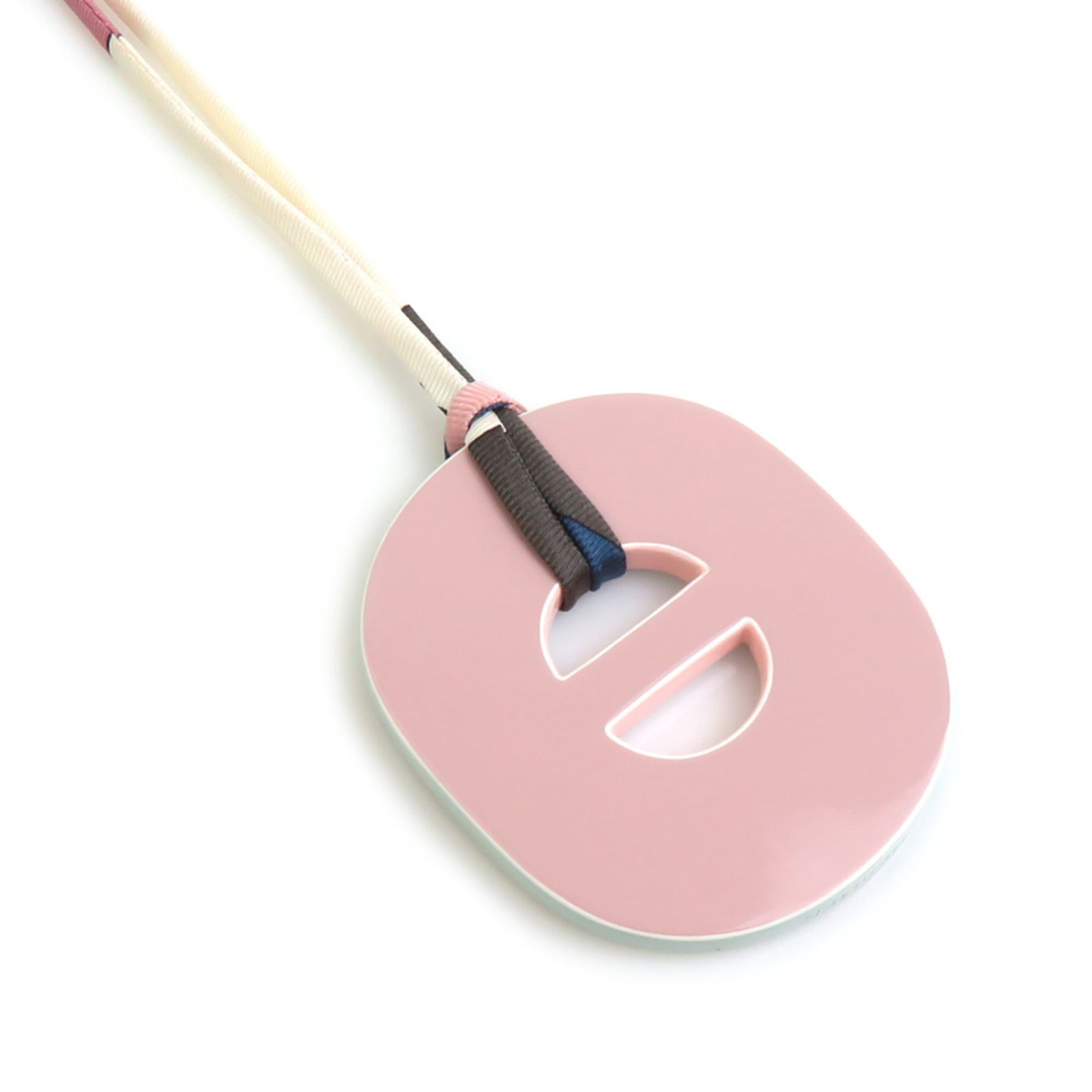 Hermes Herms Fidelio Pigment Tpm Lacquerwood Silk Pink Necklace For Women Free Shipping (H32016A): Hermes Herms Fidelio Pigment Tpm Lacquerwood Silk Pink Necklace For Women Free Shipping (H32016A) Lacquerwood, silk, and pigment come together in this unique pink Herm?s necklace, featuring a 59mm x