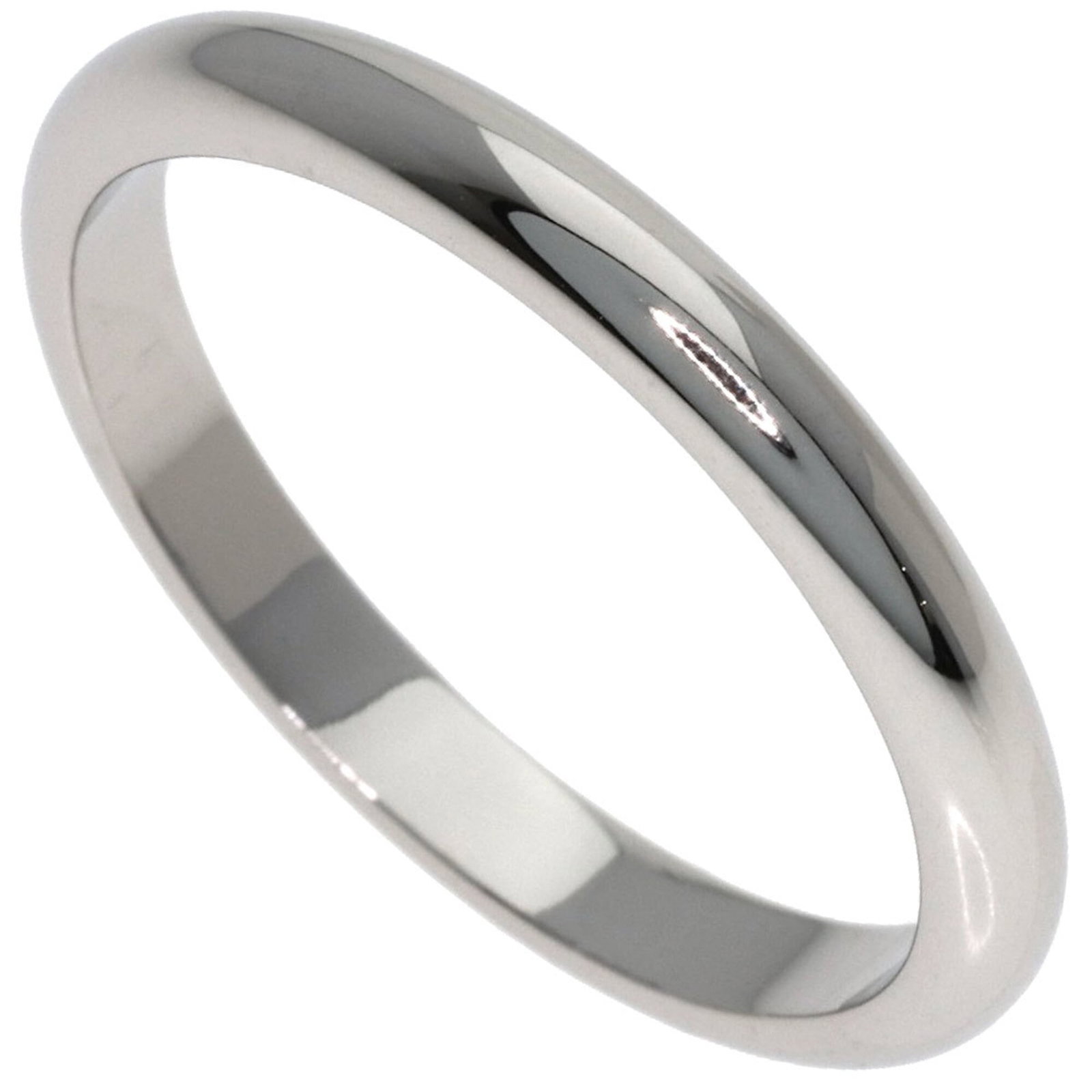 Bvlgari Platinum Ring for Wedding: Bvlgari Platinum Ring for Wedding Platinum ring from Bvlgari, featuring a high-quality design with subtle scratches and minor wear. The item bears the hallmark of its luxurious materials and