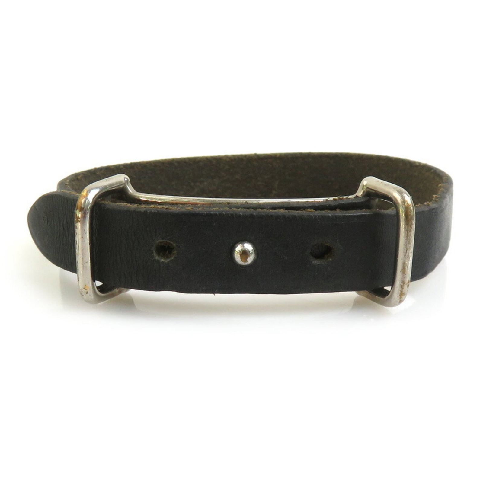 Metal Leather Charm Hermes Bracelet: Metal Leather Charm Hermes Bracelet Metal Leather Charm Hermes Bracelet features a unique combination of black leather and silver metal, offering a sleek and sophisticated look. With its 16.5cm length