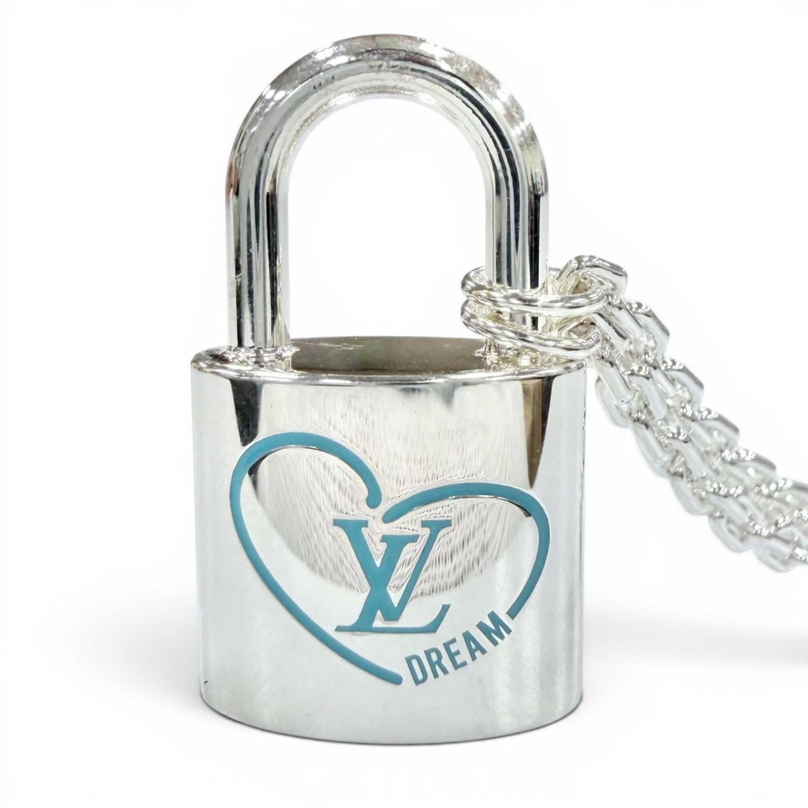 Louis Vuitton J76312 Lockit Felix Lee Ag925 Cadena Heart Necklace Silver Made In France Weight: Louis Vuitton J76312 Lockit Felix Lee Ag925 Cadena Heart Necklace Silver Made In France Weight Silver 925 Cadena Heart Necklace by Louis Vuitton, featuring the iconic Lockit design with a delicate hea
