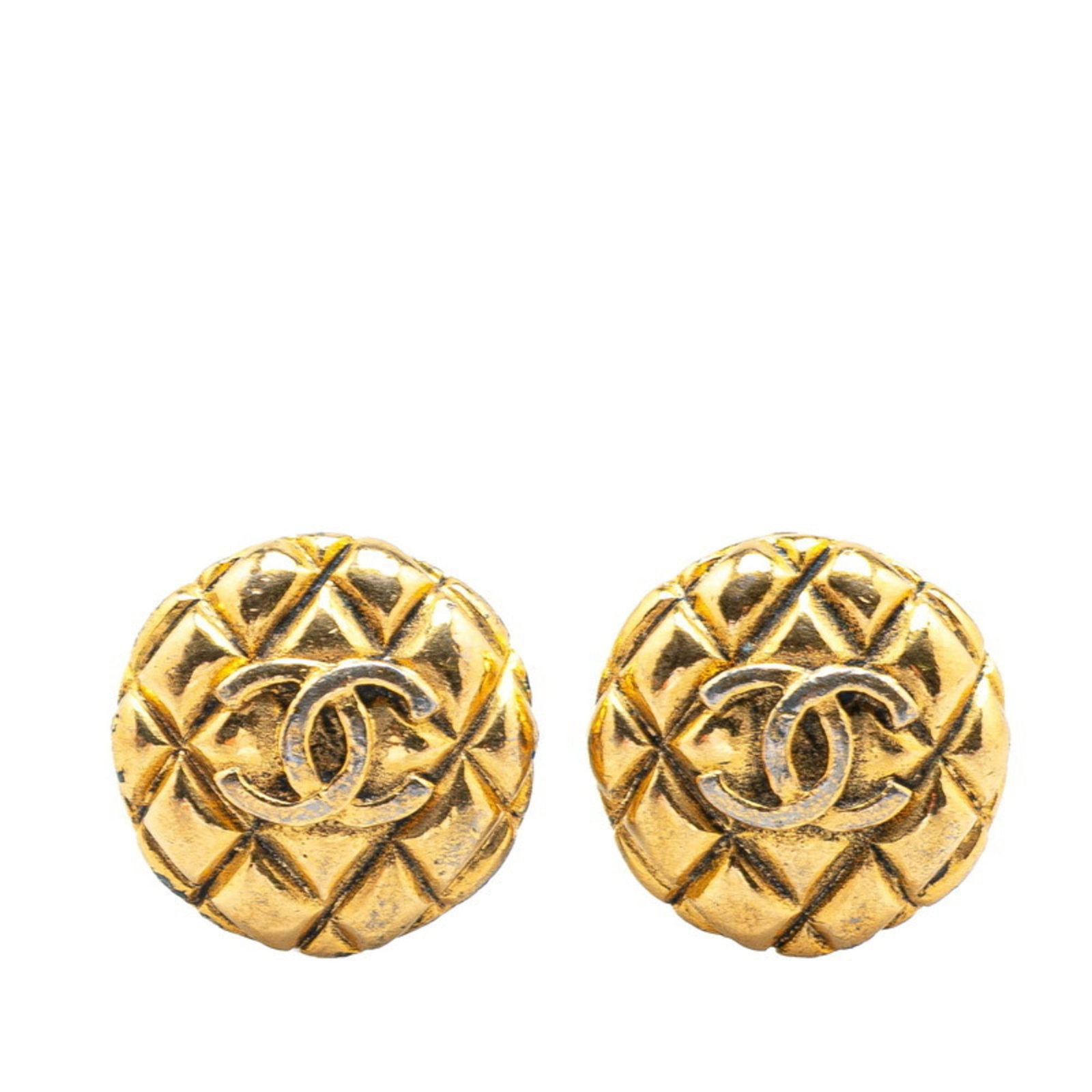 Chanel Clip Earrings: Chanel Clip Earrings Gold Chanel Clip Earrings with Traces of Usage, Scratches. These clip earrings feature the iconic Chanel design and are made of gold, measuring 24.20mm x 24.20mm. Used condition w