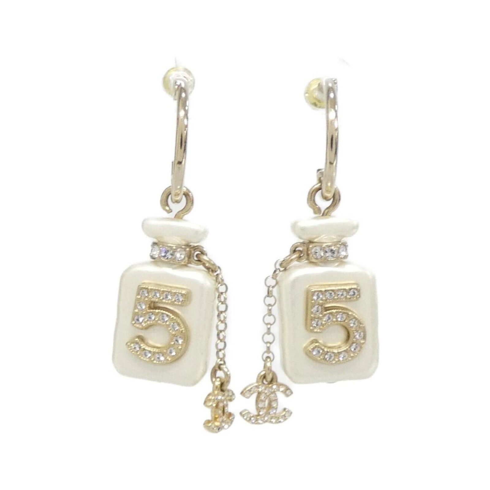 Chanel Stud Earrings: Chanel Stud Earrings Chanel Stud Earrings in Gold and White, featuring a classic design with a timeless appeal. The earrings measure 25.00mm x 15.00mm and are made from gold and white materials. With