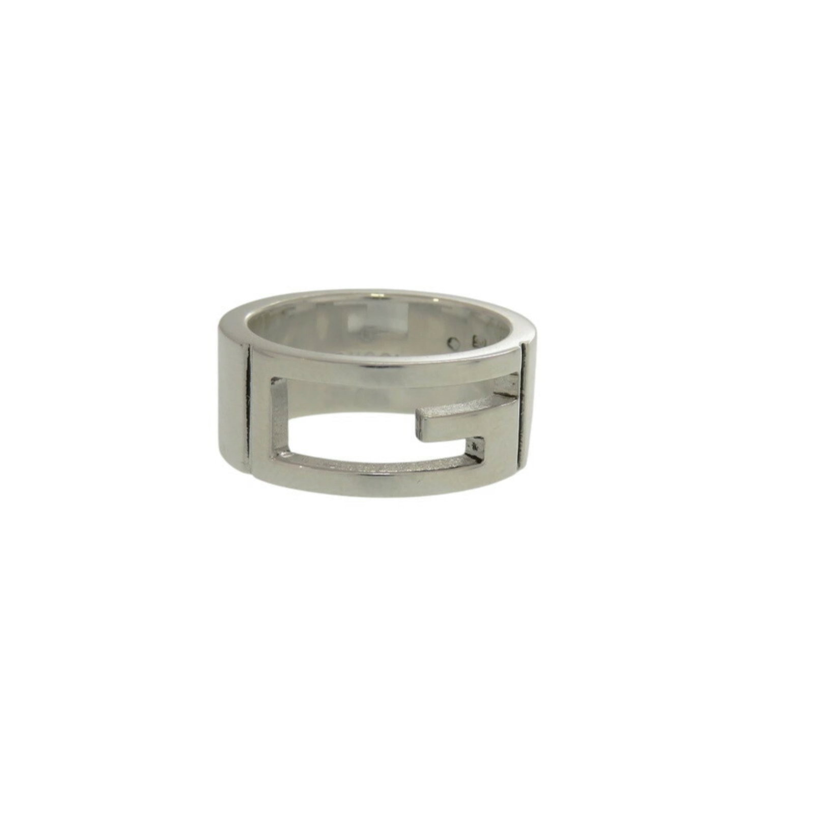 Gucci ring band silver 925: Gucci ring band silver 925 Silver 925 Gucci ring band in excellent condition, with a few traces of usage and minor scratches. The silver material retains its luster, showcasing the iconic Gucci brand.