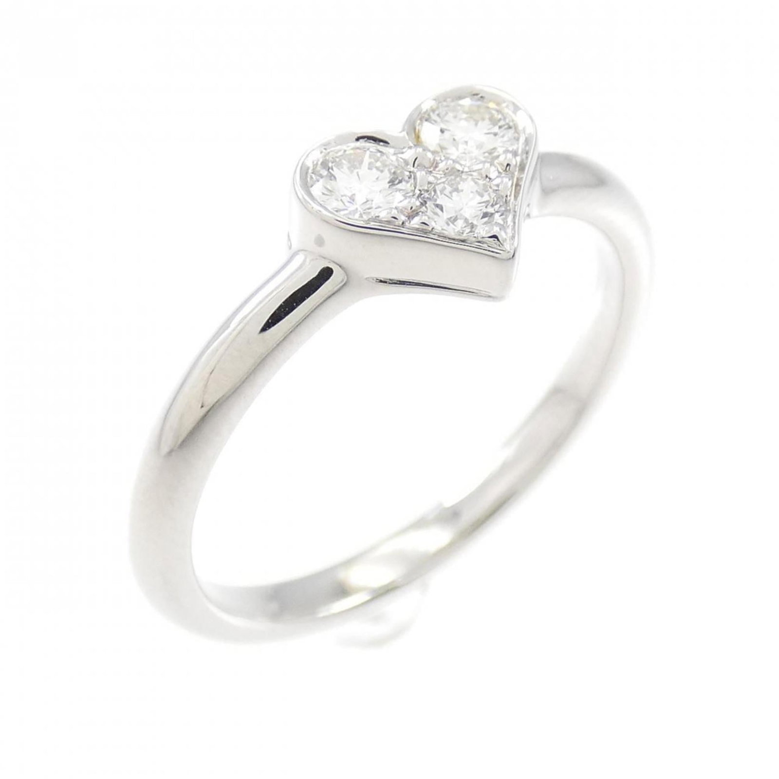 Tiffany band ring platinum: Tiffany band ring platinum Platinum band ring from Tiffany featuring a diamond stone, available in women's US size 5. The ring bears some signs of usage, including minor scratches and dirt, but