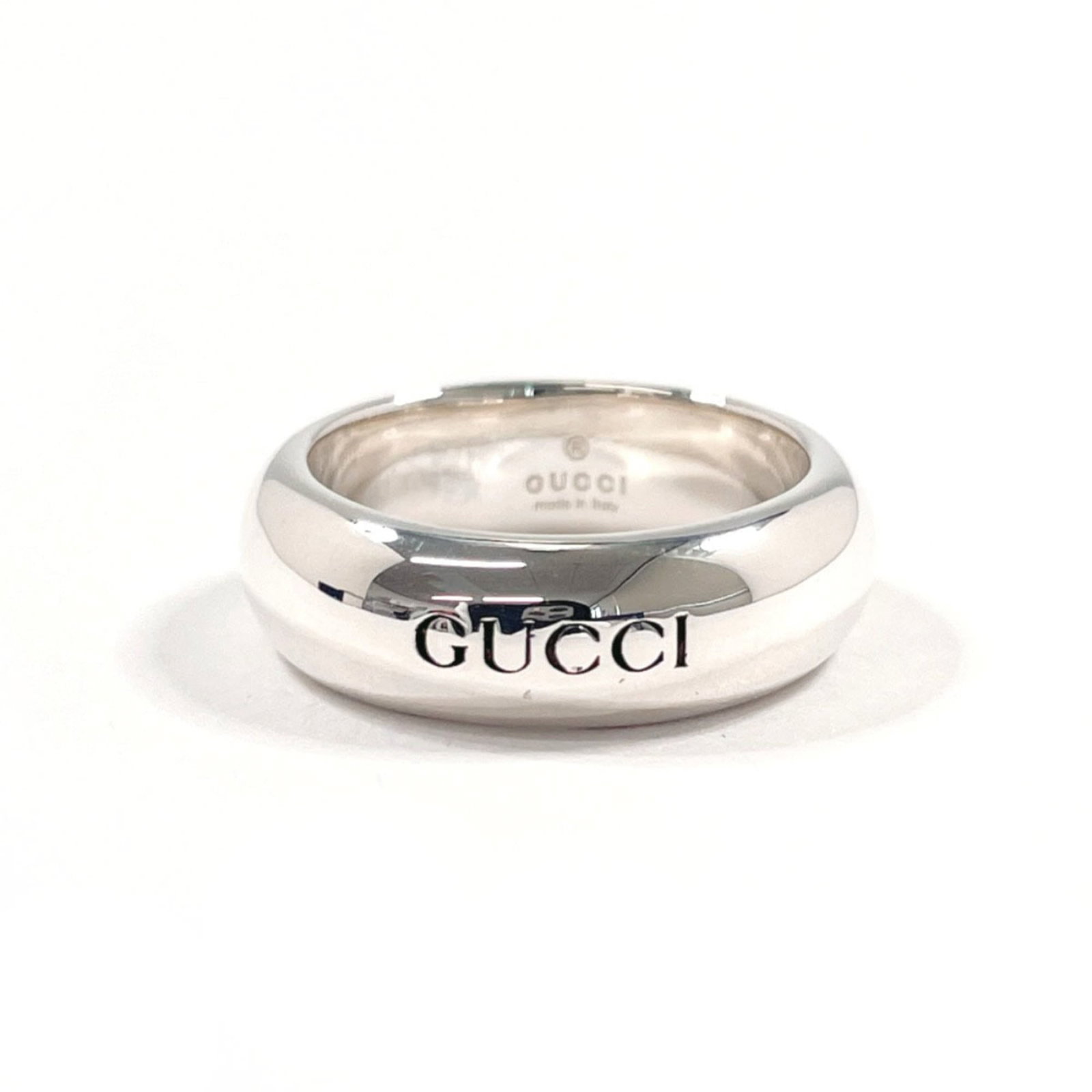 Gucci ring band silver 925: Gucci ring band silver 925 Silver Gucci ring band, crafted from high-quality silver 925 material, offers a sleek and sophisticated touch to any outfit. With its slender 6mm width and durable