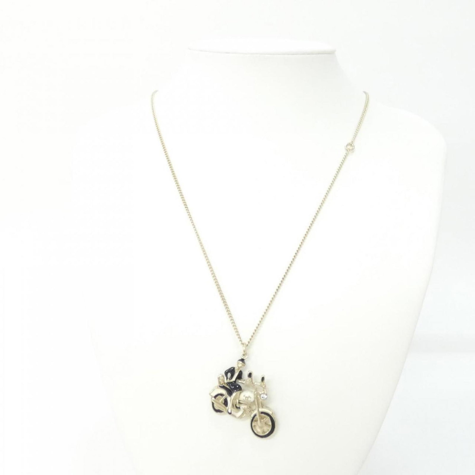Chanel Necklace - 5