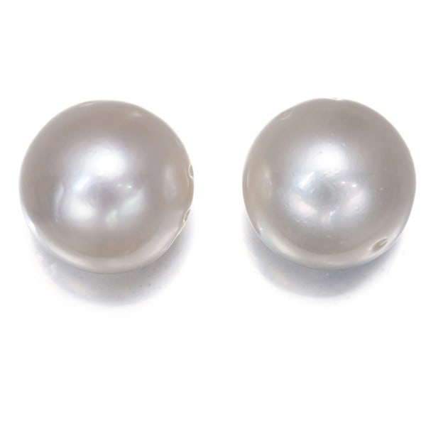 South Sea Pearl 11.0Mm Solitaire Earrings 900 Platinum: South Sea Pearl 11.0Mm Solitaire Earrings 900 Platinum 900 Platinum South Sea Pearl Solitaire Earrings feature a stunning 11.0mm cultured South Sea pearl as the main stone, set in platinum metal. The 