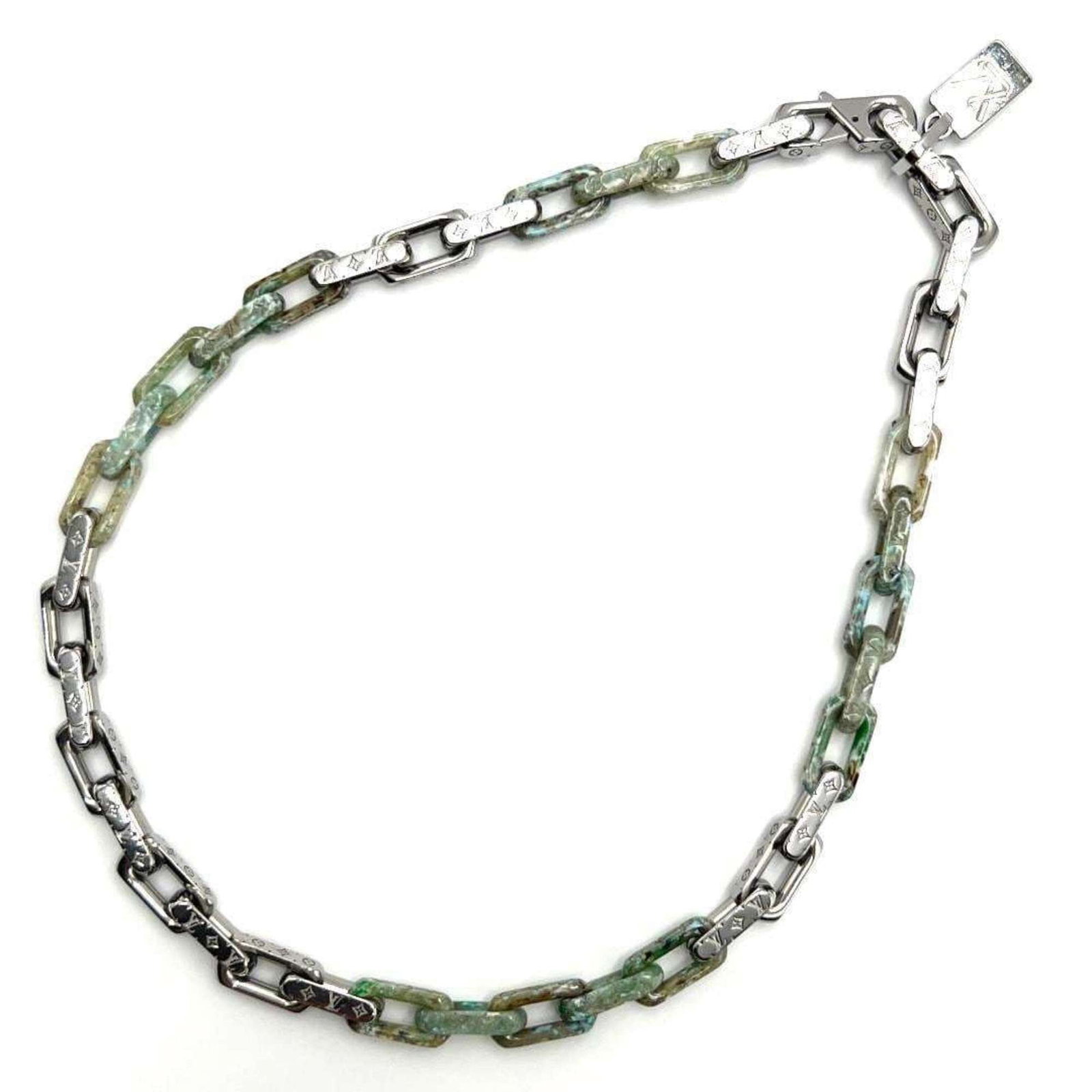 Louis Vuitton Louis Vuitton Men's Necklace Pendant Monogram Chain: Louis Vuitton Louis Vuitton Men's Necklace Pendant Monogram Chain Used Louis Vuitton Men's Necklace Pendant Monogram Chain, featuring the iconic monogram pattern. The necklace has some scratches and