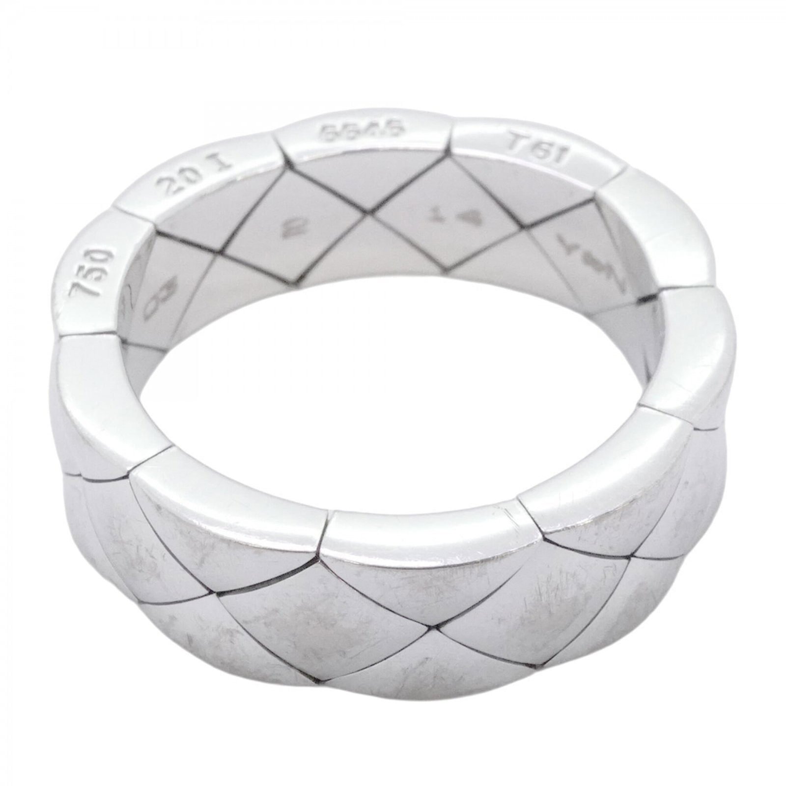 Chanel White Gold Ring Band 18K: Chanel White Gold Ring Band 18K This 18K white gold band ring from Chanel features a sleek, modern design. With its 61mm length and US size 10 fit, it's suitable for everyday wear. The ring shows sign