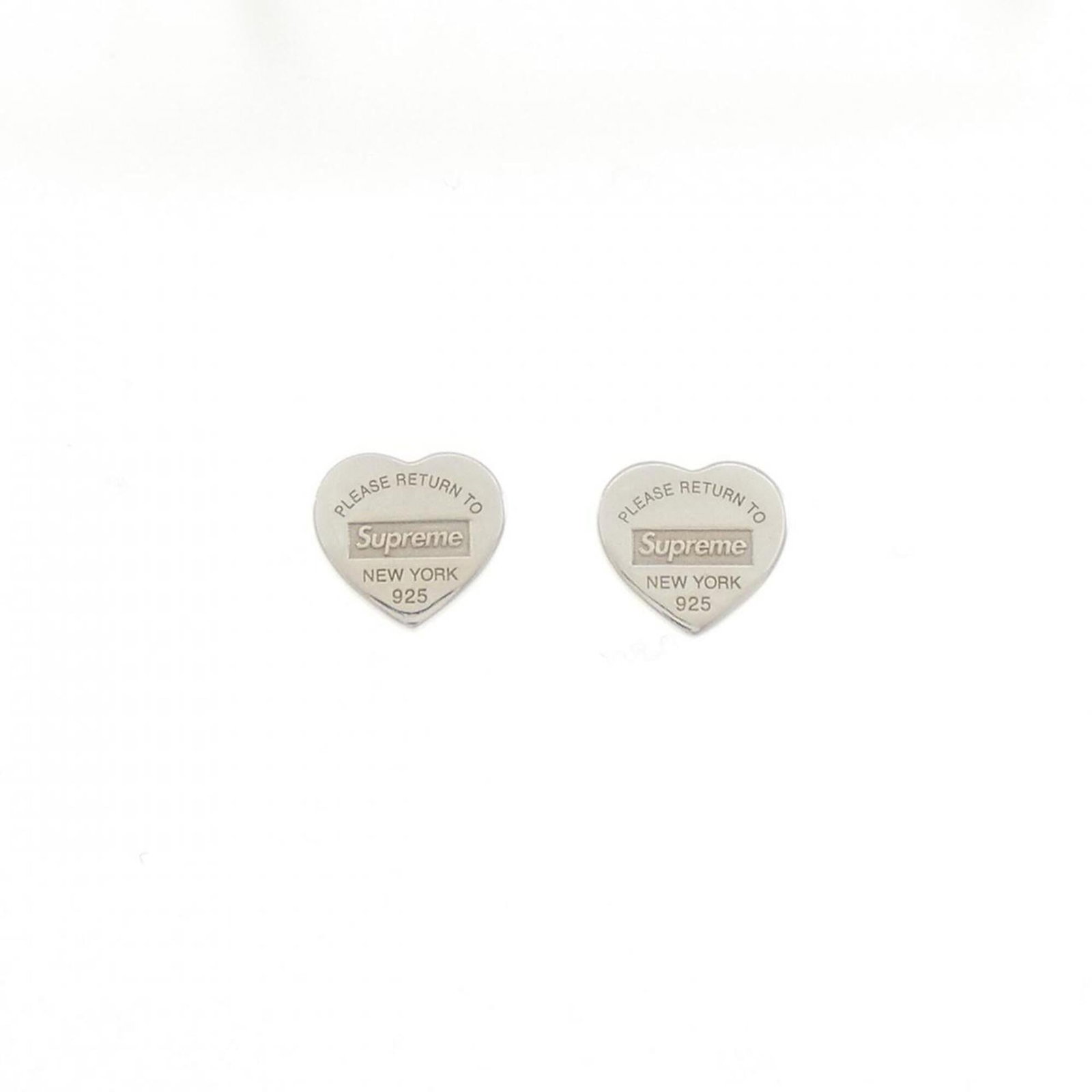 Silver 925 stud earrings by Tiffany: Silver 925 stud earrings by Tiffany Silver 925 stud earrings by Tiffany, featuring a classic design with subtle details. Made from high-quality silver alloy, these earrings showcase a timeless