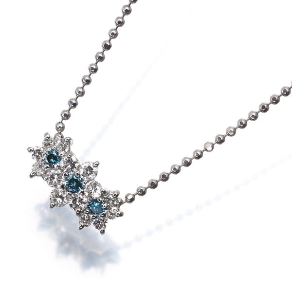 Blue&Clear Diamond 0.11Ct/ 0.385Ct Flower Necklace 900 850 Platinum: Blue&Clear Diamond 0.11Ct/ 0.385Ct Flower Necklace 900 850 Platinum 900 850 Platinum Blue&Clear Diamond Flower Necklace showcases a delicate flower pendant featuring a natural blue and clear diamond.
