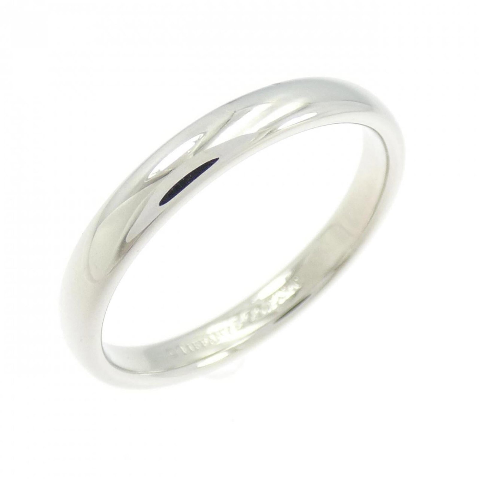 Platinum ring by Tiffany band: Platinum ring by Tiffany band Platinum ring by Tiffany features a sleek band design, crafted from high-quality platinum material. This 950-plated piece boasts a classic style, suitable for everyday