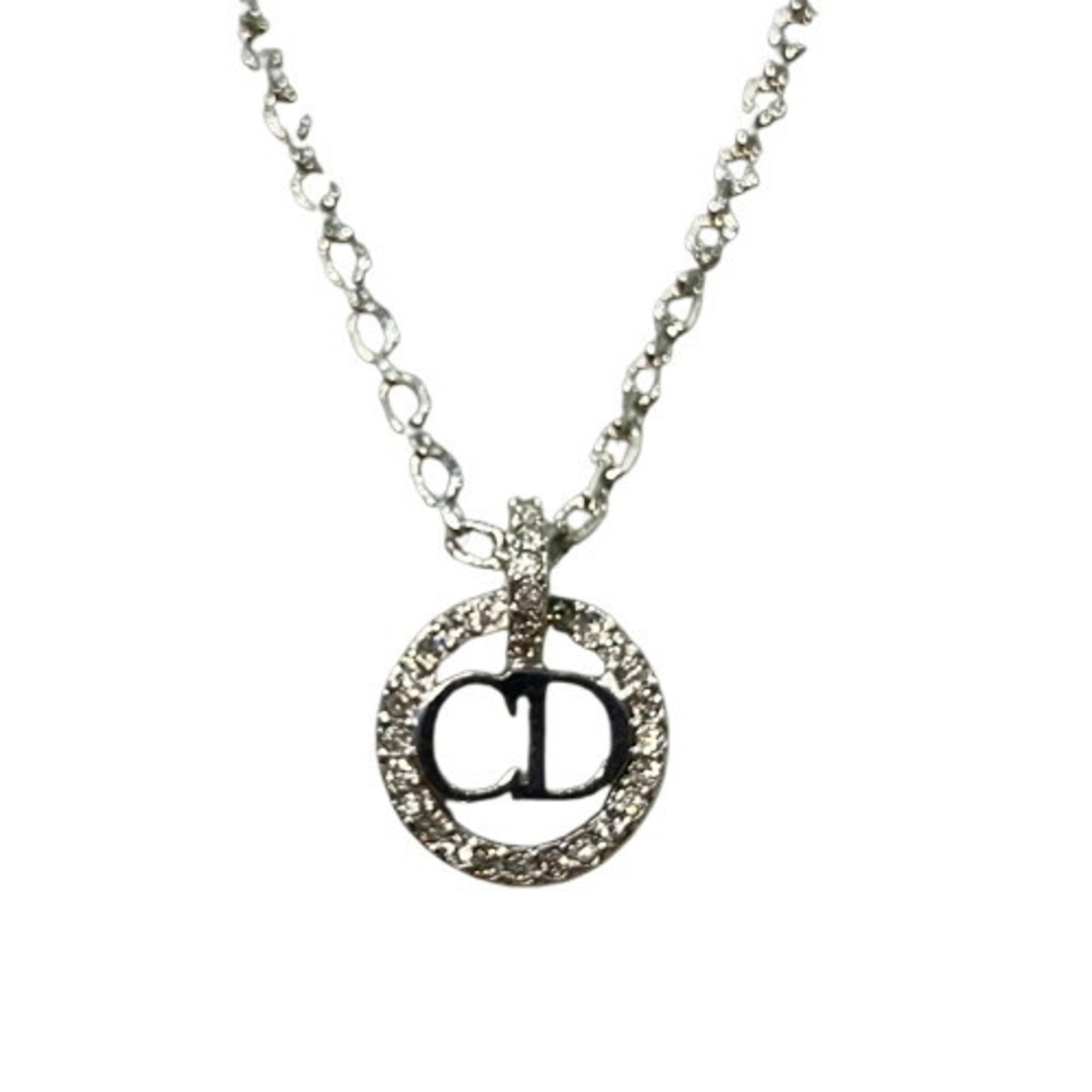 Christian Dior Clair D Lune Necklace In Silver: Christian Dior Clair D Lune Necklace In Silver The Christian Dior Clair D Lune Necklace in Silver boasts sleek, modern design with a distinctive silver finish. This necklace features a striking moon-i
