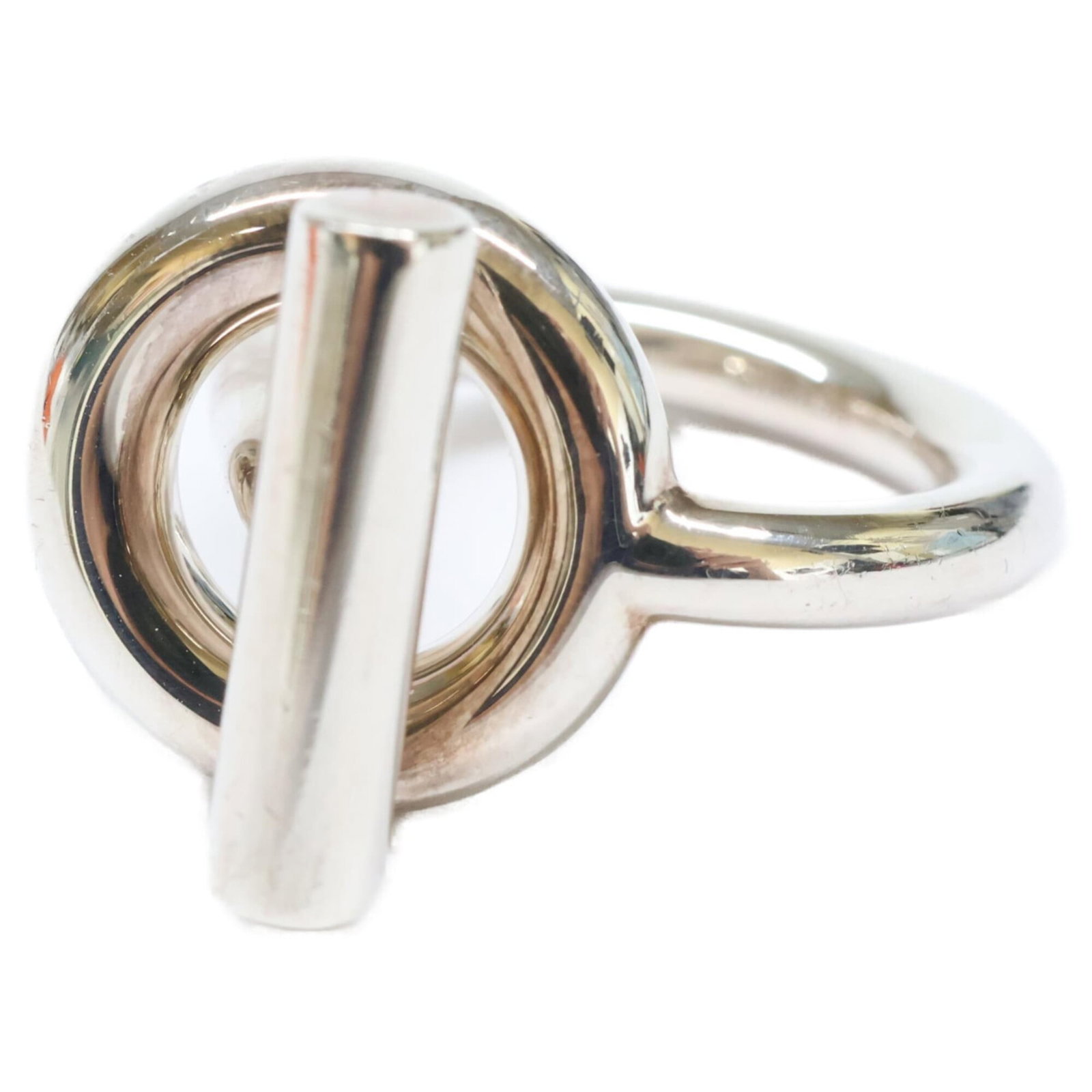 Ring Hermes Silver Band 925: Ring Hermes Silver Band 925 Silver band ring from Hermes featuring a sleek, understated design. This 925 sterling silver band showcases the brand's signature style with its minimalist aesthetic. With