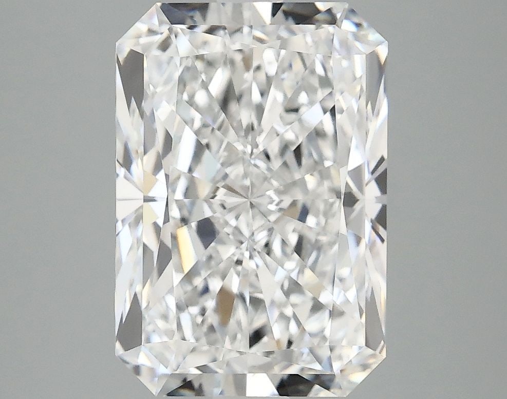 IGI Radiant 4.04ct E VVS2 - Loose Lab Diamond: IGI Radiant 4.04ct E VVS2 - Loose Lab Diamond Item Specifics: Source: This Is A Real Diamond Grown In A Lab Not Mined. Carat: 4.04 Cut: - Color: E Clarity: VVS2 Polish: EX Symmetry: EX Measurements: 1
