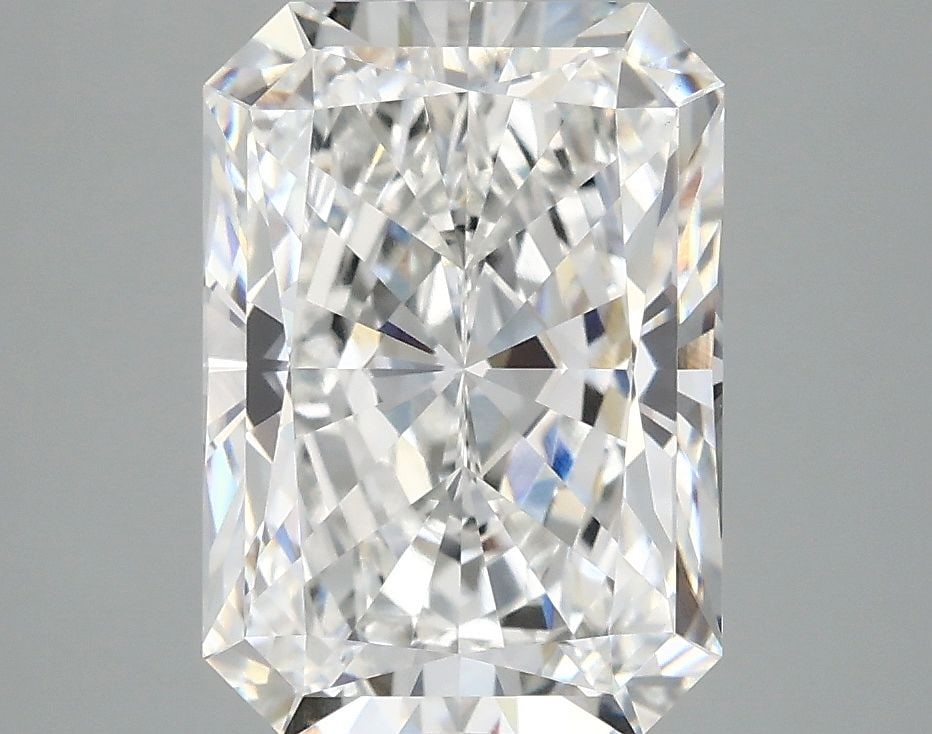 IGI Radiant 3.82ct E VVS2 - Loose Lab Diamond: IGI Radiant 3.82ct E VVS2 - Loose Lab Diamond Item Specifics: Source: This Is A Real Diamond Grown In A Lab Not Mined. Carat: 3.82 Cut: - Color: E Clarity: VVS2 Polish: EX Symmetry: EX Measurements: