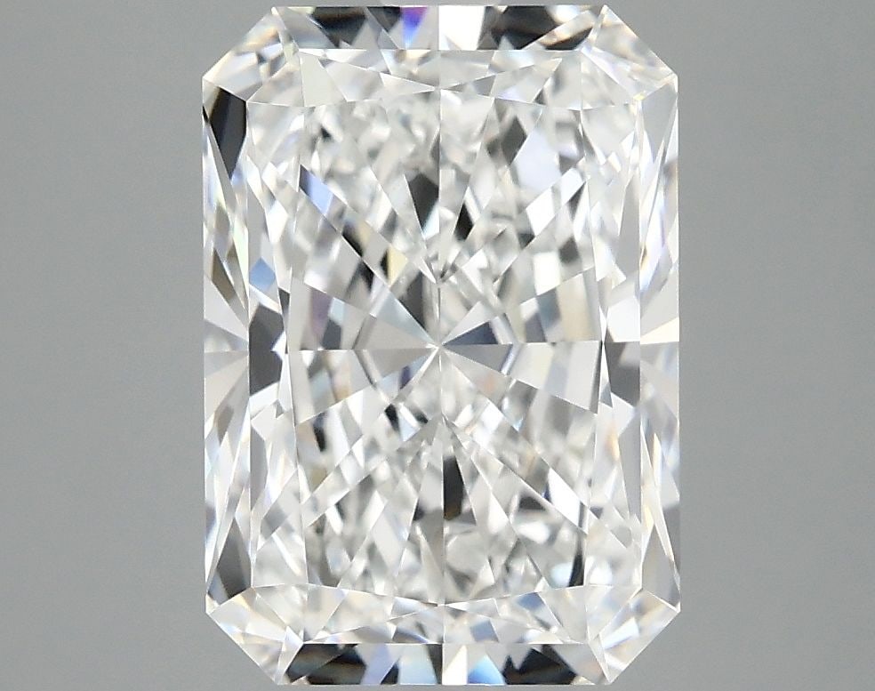 IGI Radiant 4.13ct E VVS2 - Loose Lab Diamond: IGI Radiant 4.13ct E VVS2 - Loose Lab Diamond Item Specifics: Source: This Is A Real Diamond Grown In A Lab Not Mined. Carat: 4.13 Cut: - Color: E Clarity: VVS2 Polish: EX Symmetry: EX Measurements: 1
