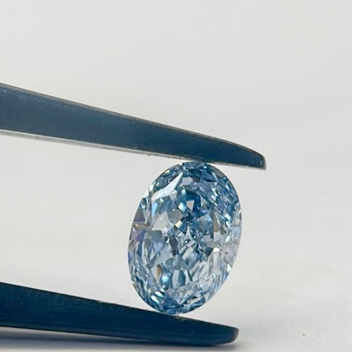 IGI Oval 1.06ct Fancy Intense Blue VVS2 - Loose Lab Diamond: IGI Oval 1.06ct Fancy Intense Blue VVS2 - Loose Lab Diamond Item Specifics: Source: This Is A Real Diamond Grown In A Lab Not Mined. Carat: 1.06 Cut: - Color: Fancy Intense Blue Clarity: VVS2 Polish: 