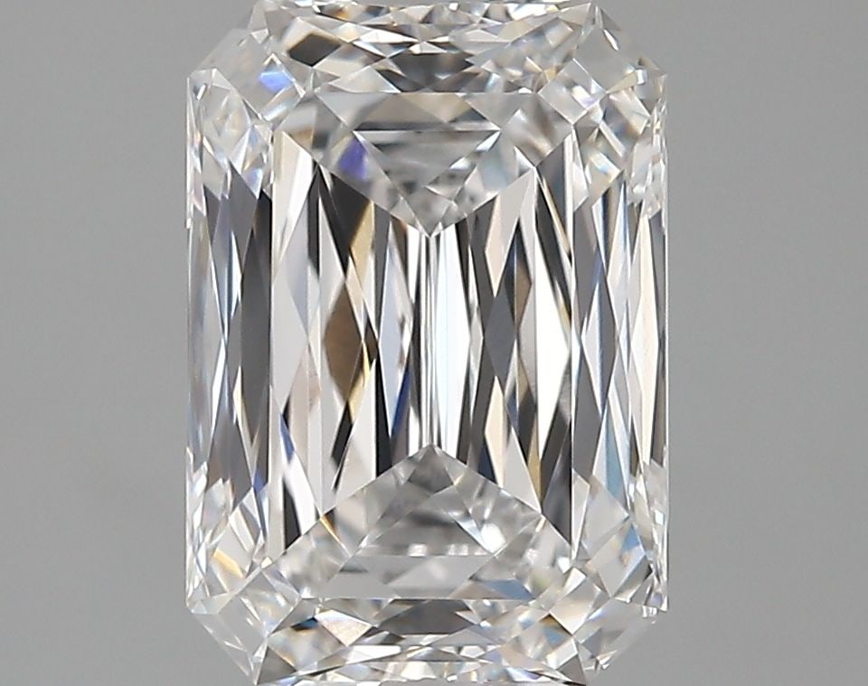 IGI Radiant 4.2ct E VVS2 - Loose Lab Diamond: IGI Radiant 4.2ct E VVS2 - Loose Lab Diamond Item Specifics: Source: This Is A Real Diamond Grown In A Lab Not Mined. Carat: 4.2 Cut: - Color: E Clarity: VVS2 Polish: EX Symmetry: EX Measurements: 10.