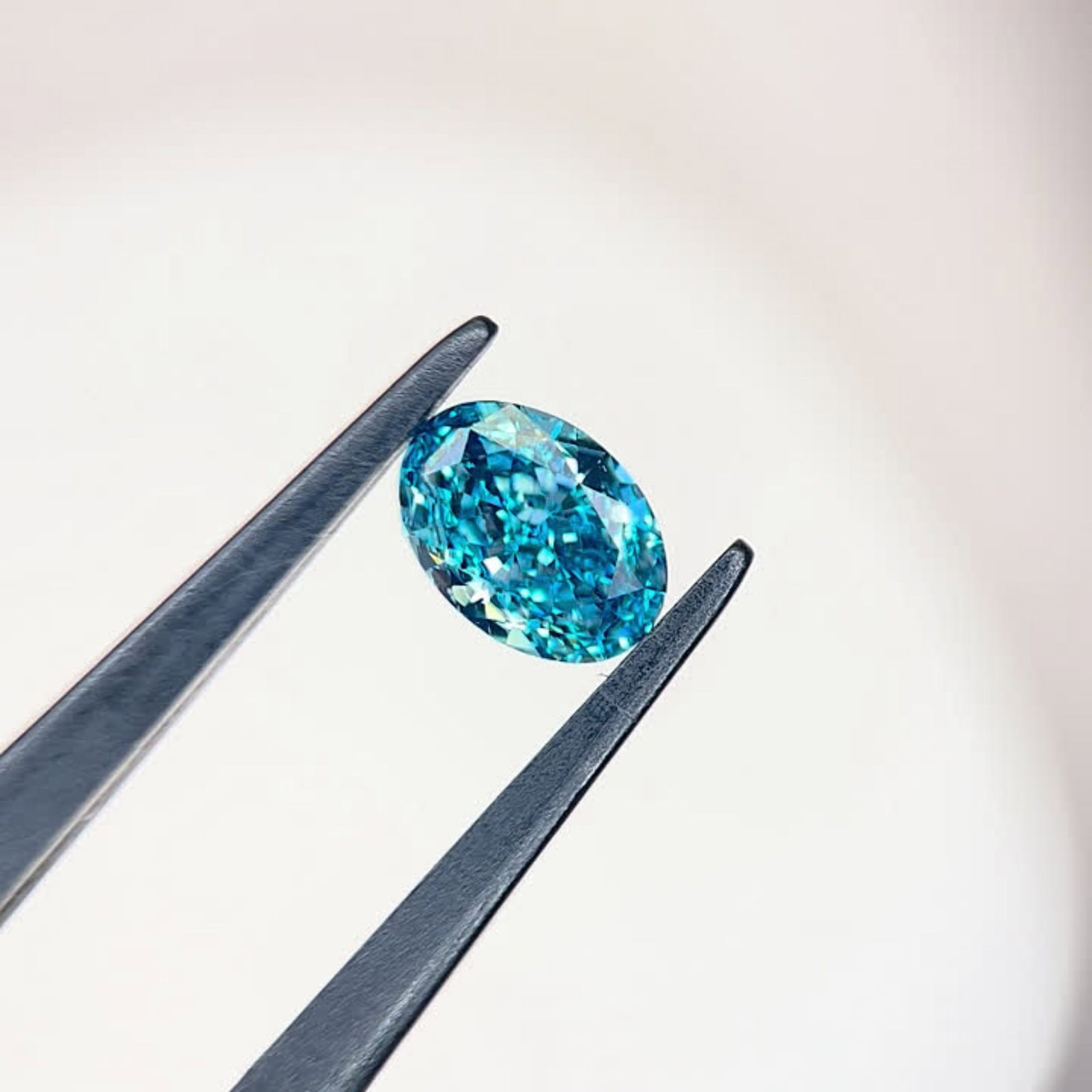 IGI Oval 1.49ct Fancy Vivid Blue VVS2 - Loose Lab Diamond: IGI Oval 1.49ct Fancy Vivid Blue VVS2 - Loose Lab Diamond Item Specifics: Source: This Is A Real Diamond Grown In A Lab Not Mined. Carat: 1.49 Cut: - Color: Fancy Vivid Blue Clarity: VVS2 Polish: EX