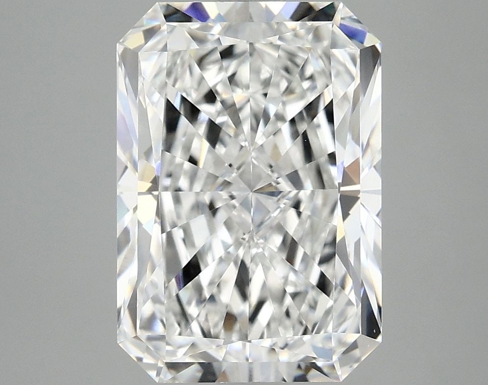 IGI Radiant 4.08ct E VVS2 - Loose Lab Diamond: IGI Radiant 4.08ct E VVS2 - Loose Lab Diamond Item Specifics: Source: This Is A Real Diamond Grown In A Lab Not Mined. Carat: 4.08 Cut: - Color: E Clarity: VVS2 Polish: EX Symmetry: EX Measurements: 1